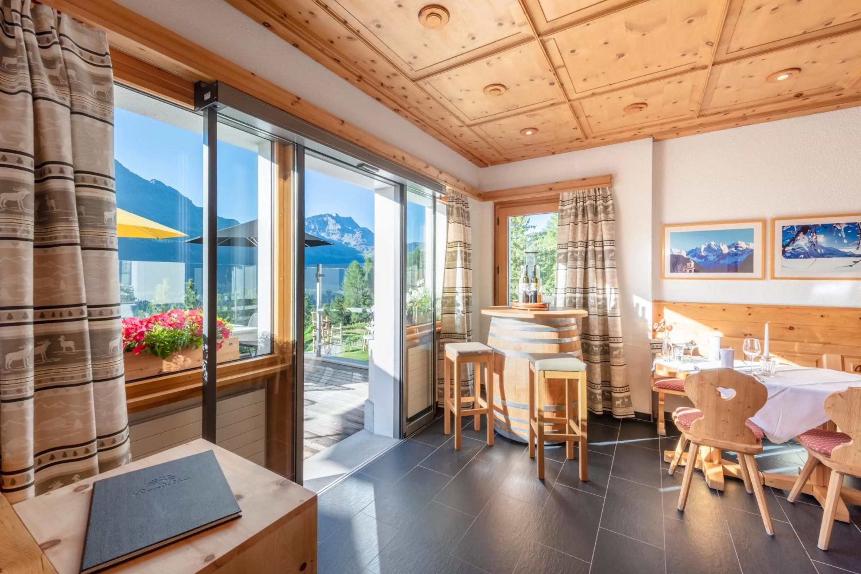 Restaurant/places to eat in Berghotel Randolins