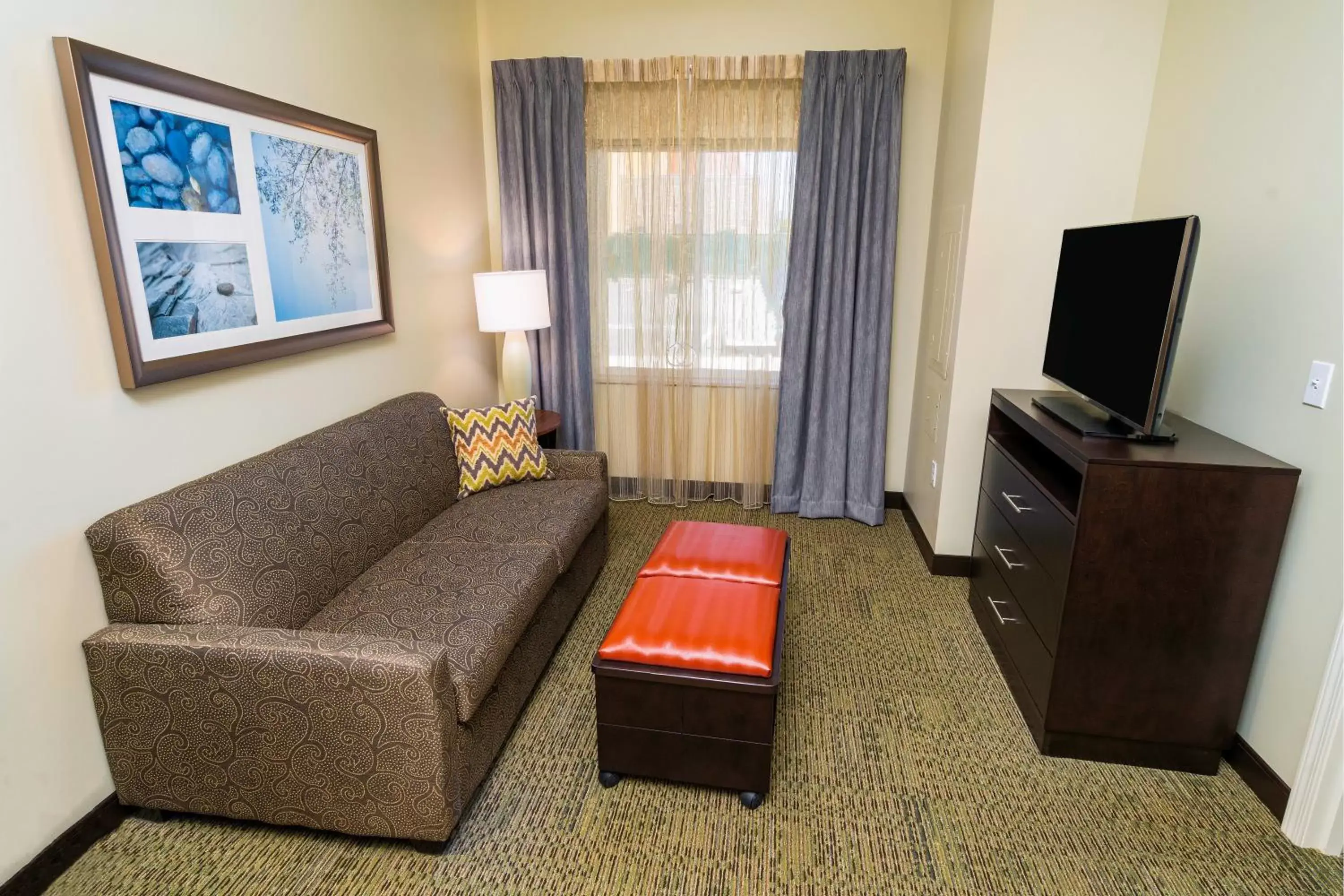 Photo of the whole room, Seating Area in Staybridge Suites - Newark - Fremont, an IHG Hotel