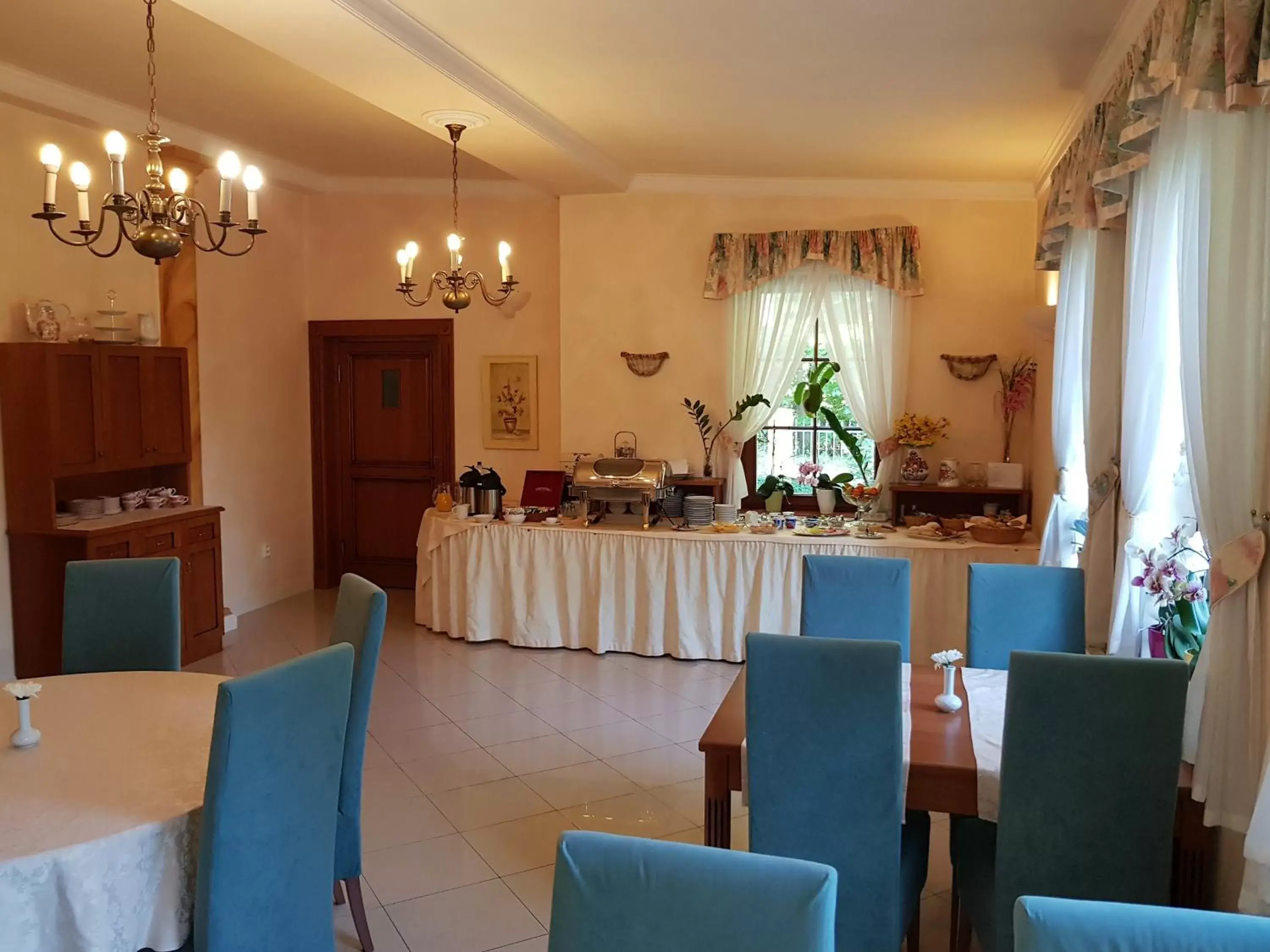 Buffet breakfast, Restaurant/Places to Eat in Hotel Nosal