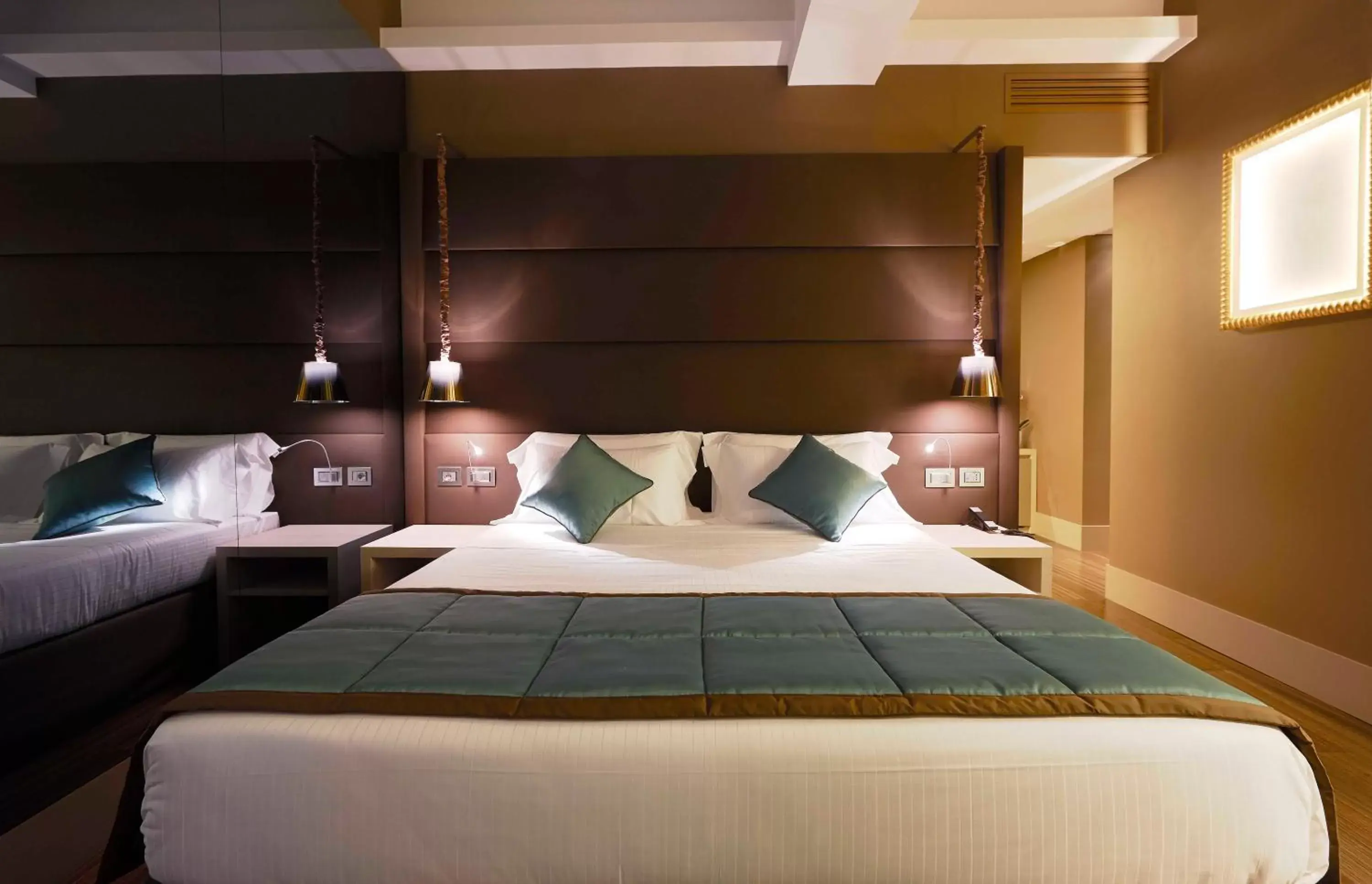 Bed in Harry's Bar Trevi Hotel & Restaurant