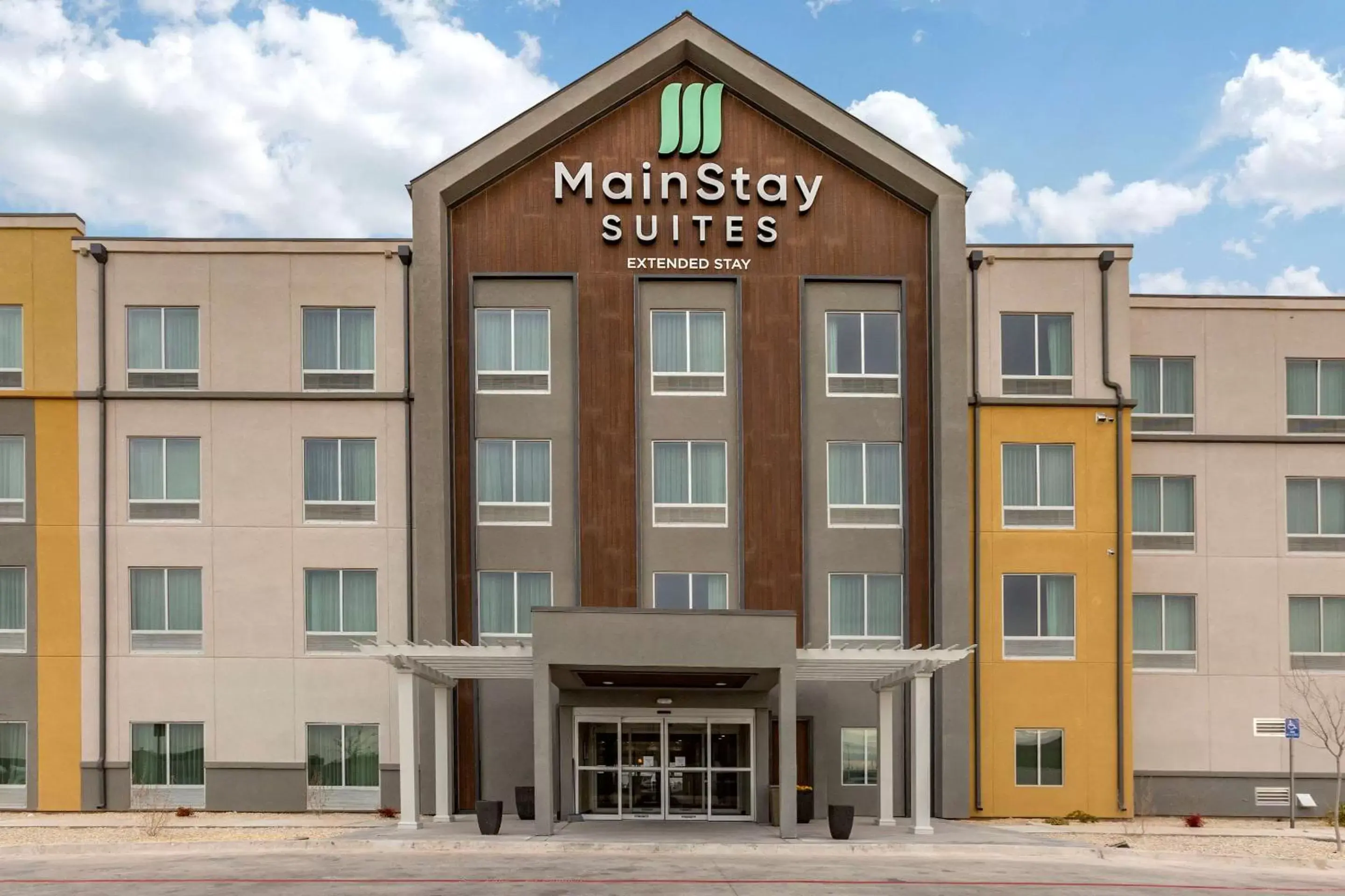 Property building in MainStay Suites