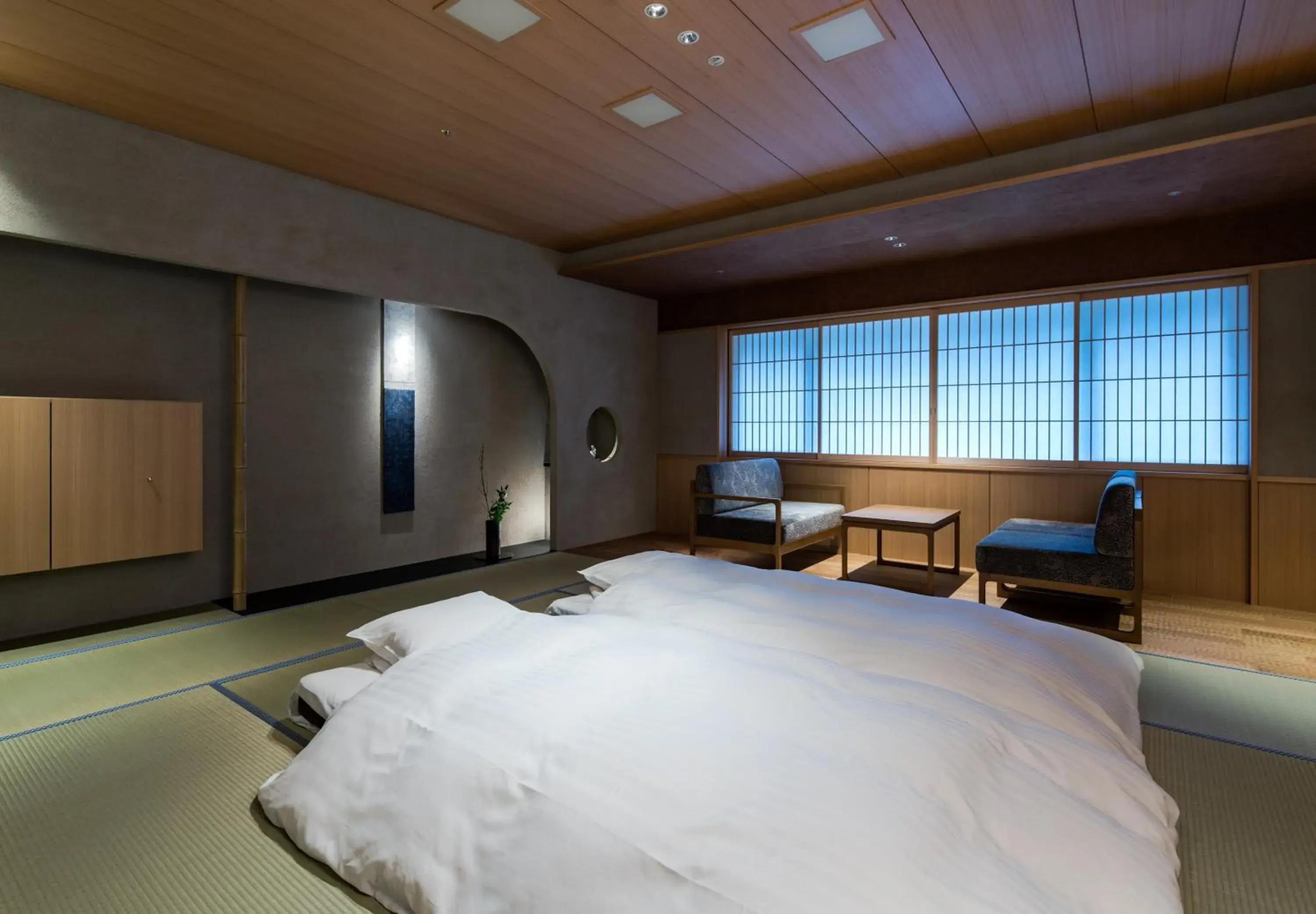 Bed in Kinosaki Onsen Nishimuraya Hotel Shogetsutei