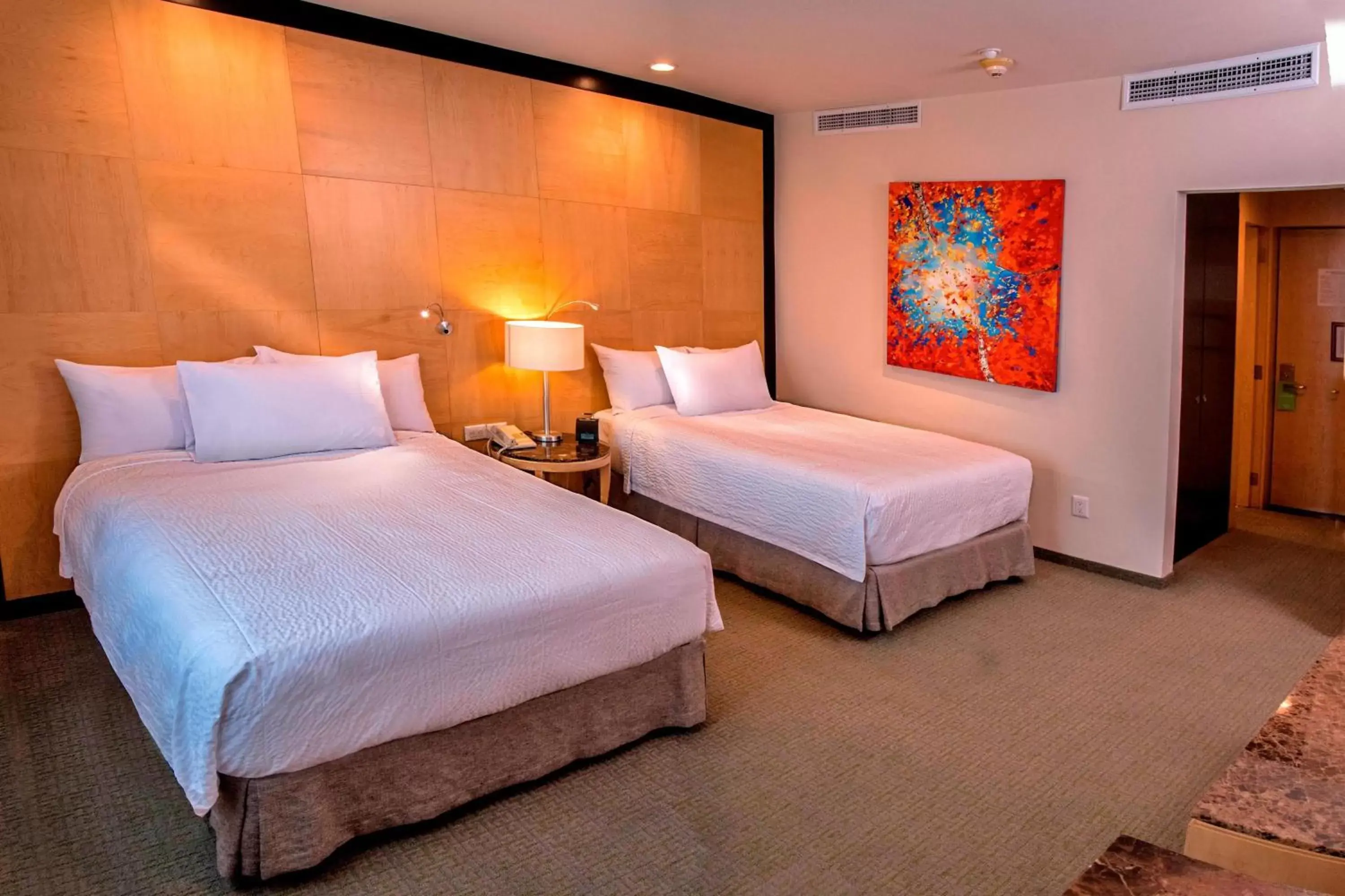 Photo of the whole room, Bed in Courtyard by Marriott Mexico City Revolucion
