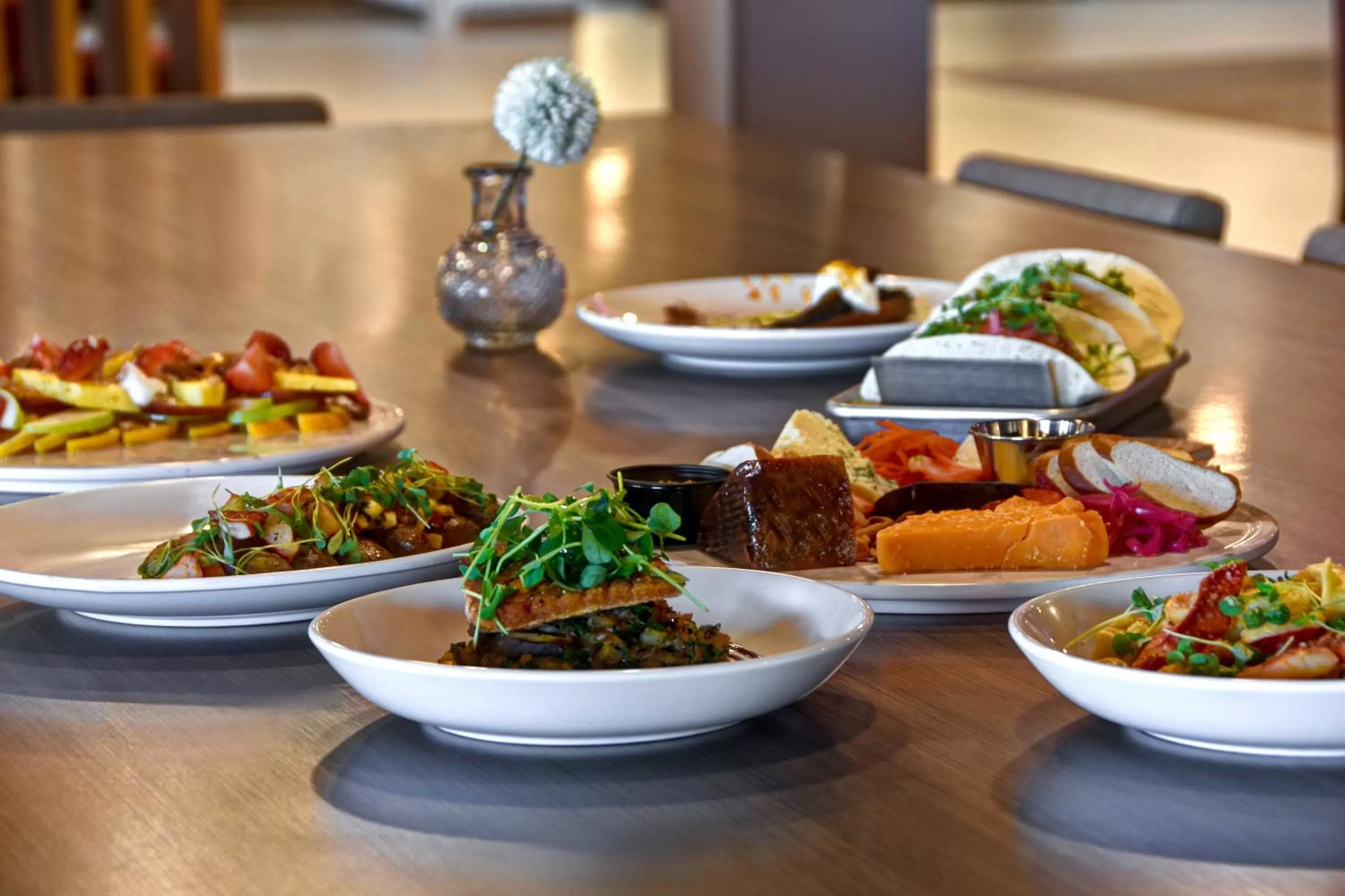 Restaurant/places to eat in Holiday Inn Philadelphia-Cherry Hill by IHG