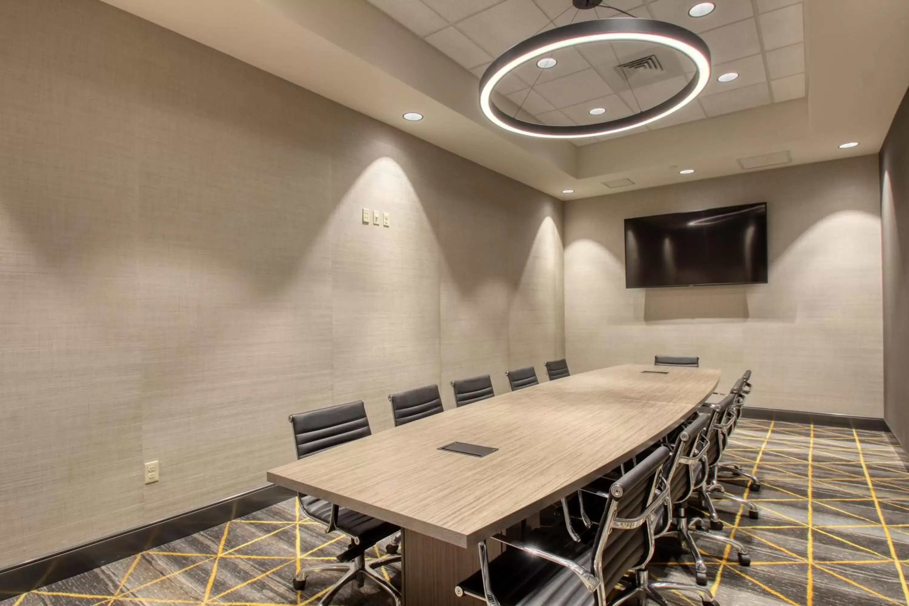 Meeting/conference room in Holiday Inn - Appleton, an IHG Hotel