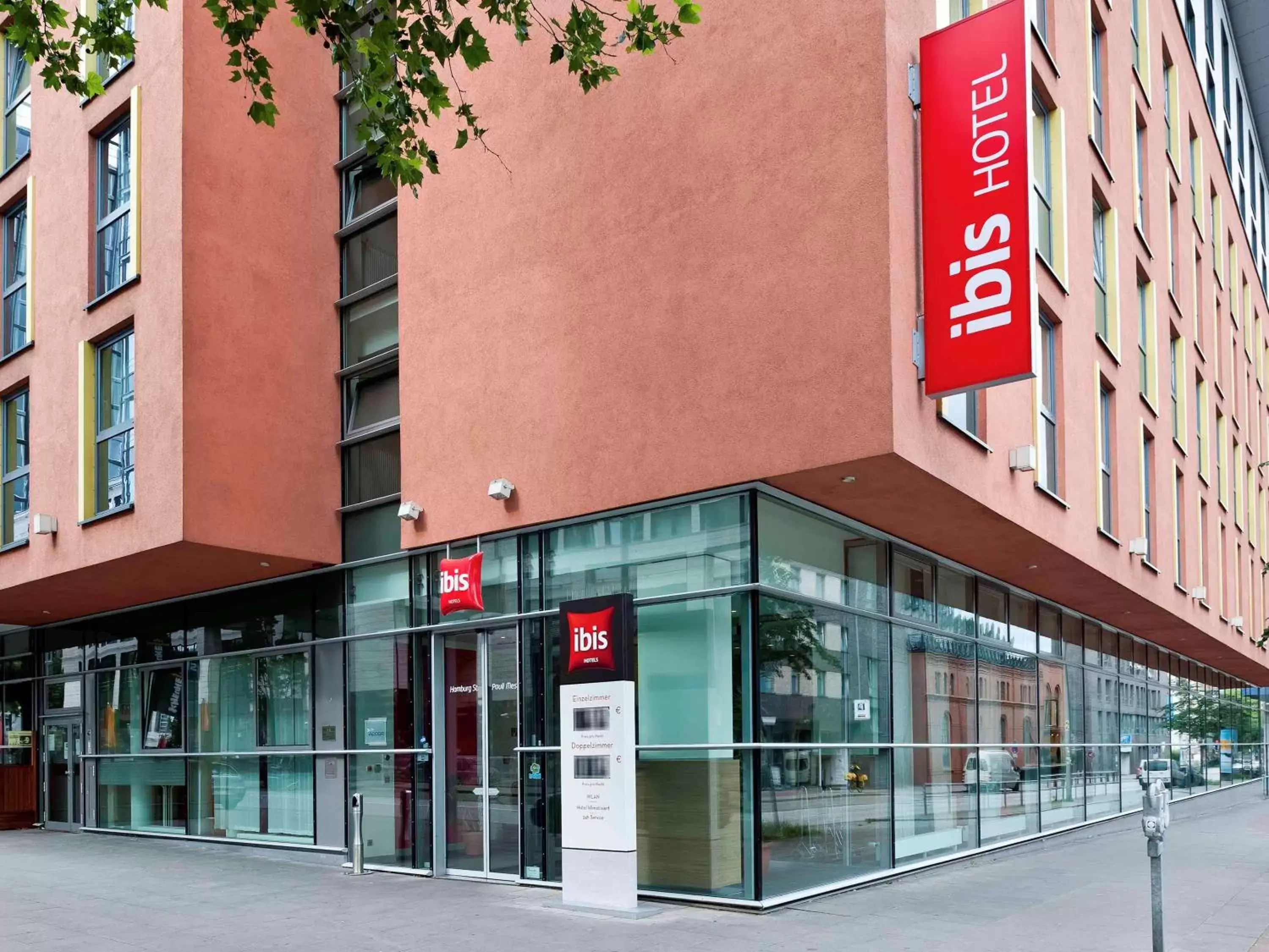 Property Building in ibis Hotel Hamburg St. Pauli Messe