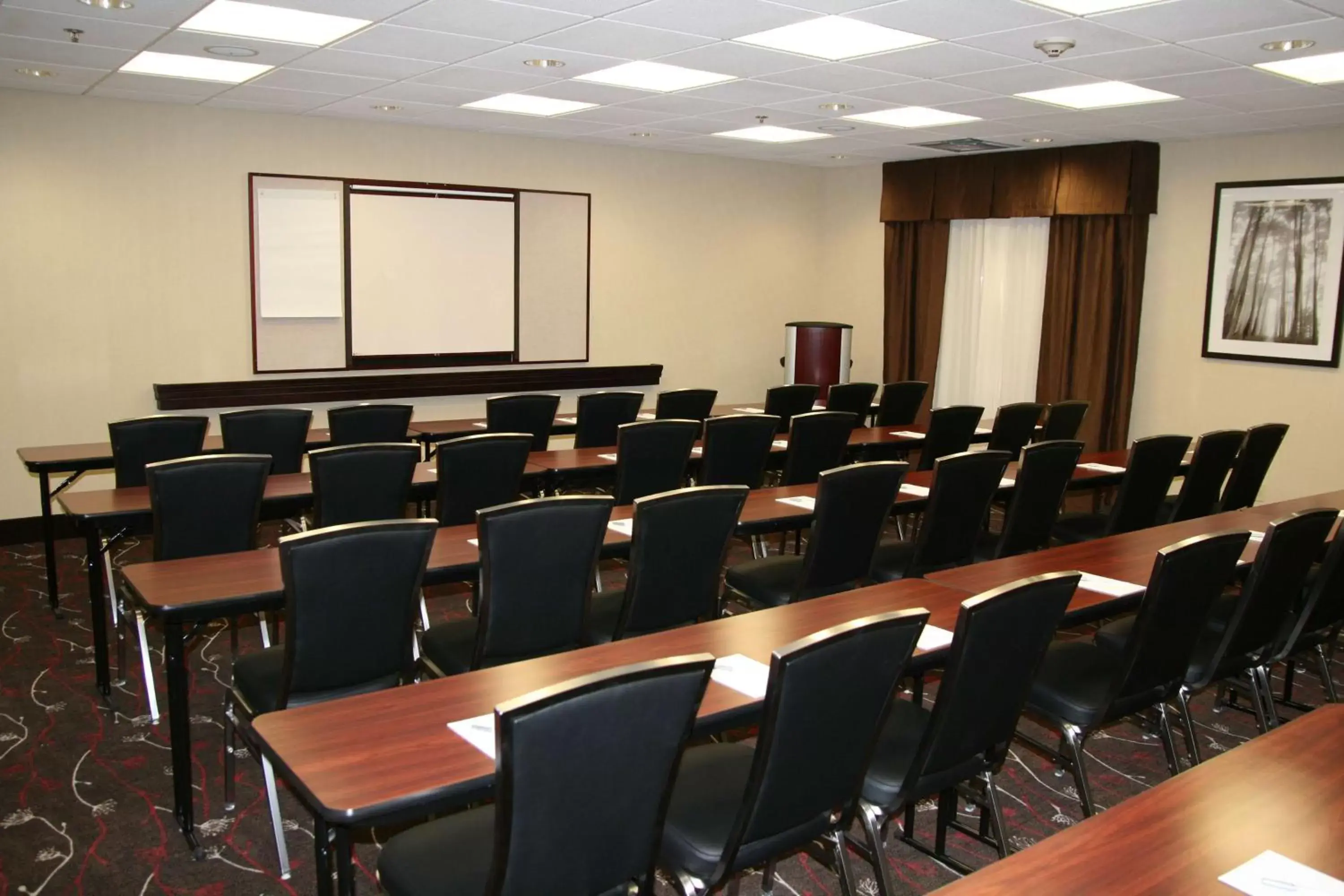 Meeting/conference room in Hampton Inn & Suites Millington