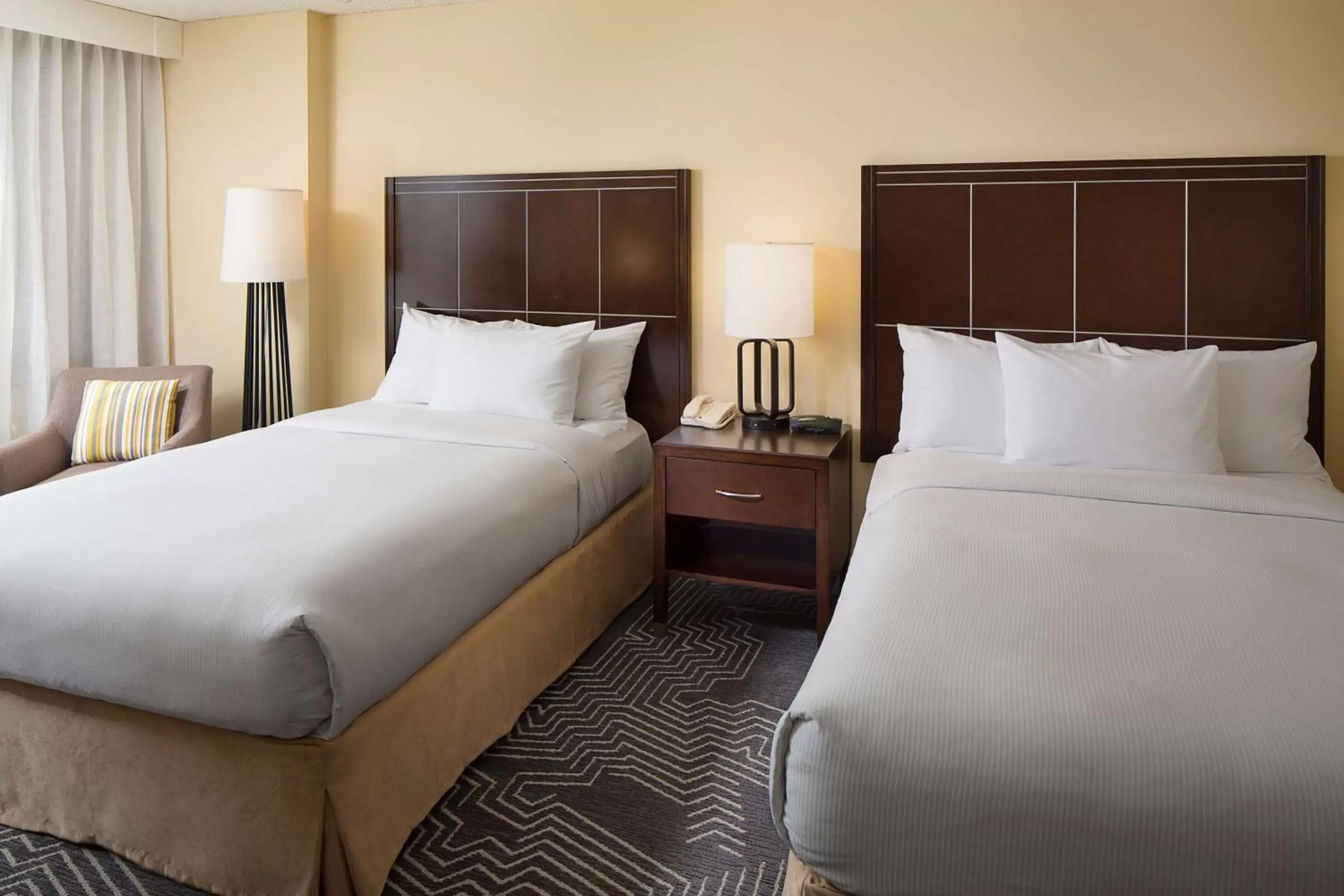 Bed in DoubleTree by Hilton Los Angeles/Commerce