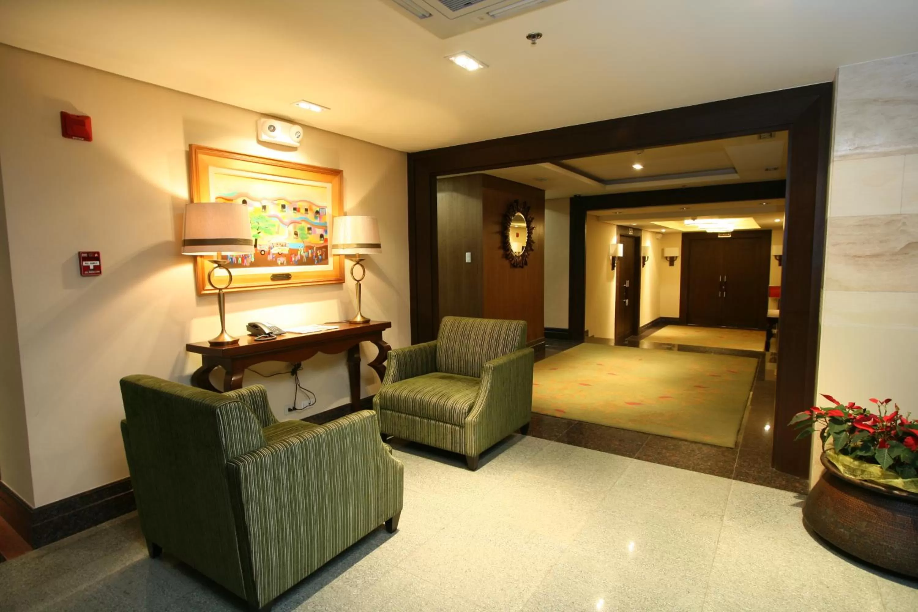 Lobby or reception, Bed in Crown Regency Hotel Makati