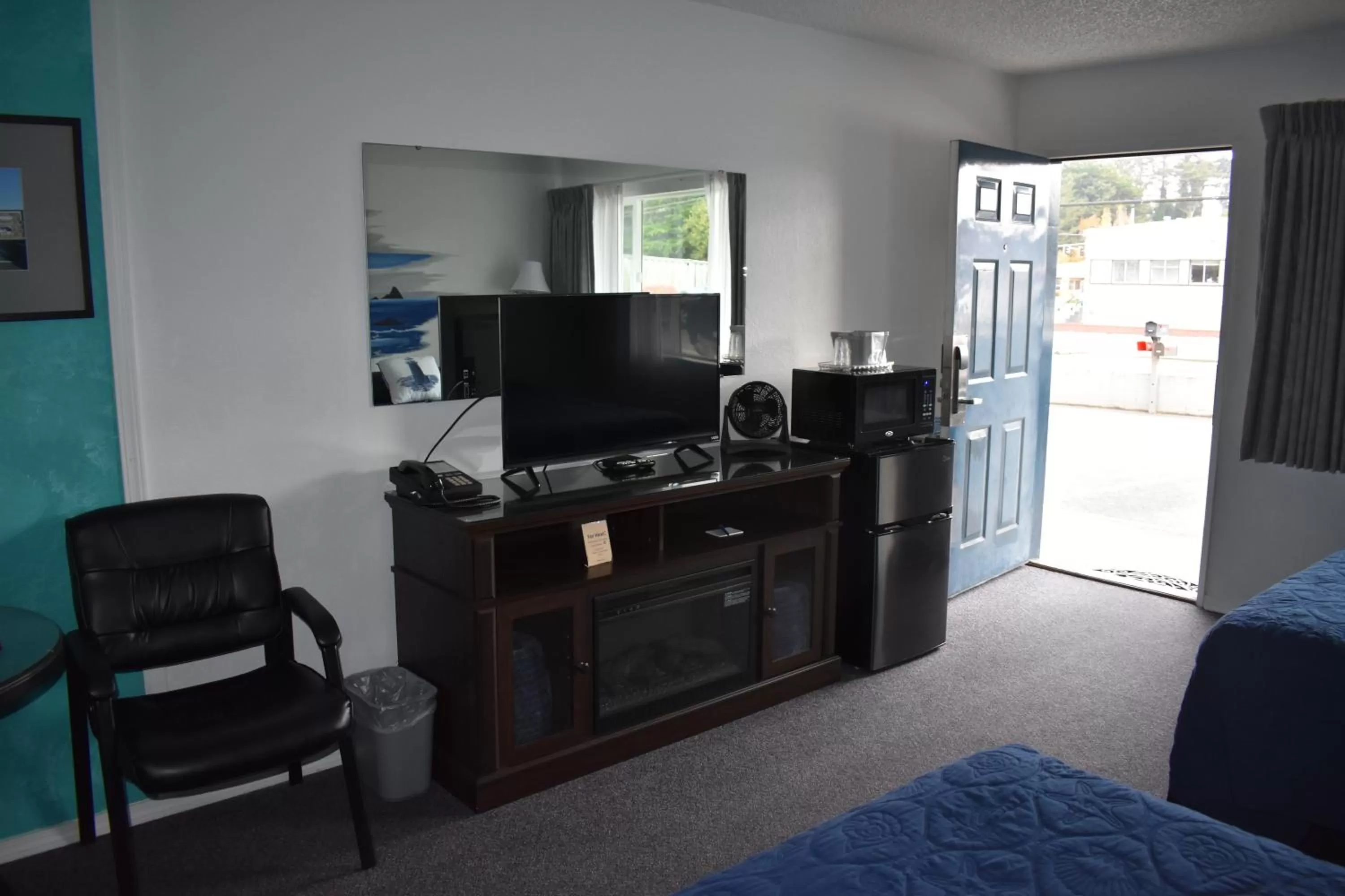 TV/Entertainment Center in Lighthouse Cove Inn