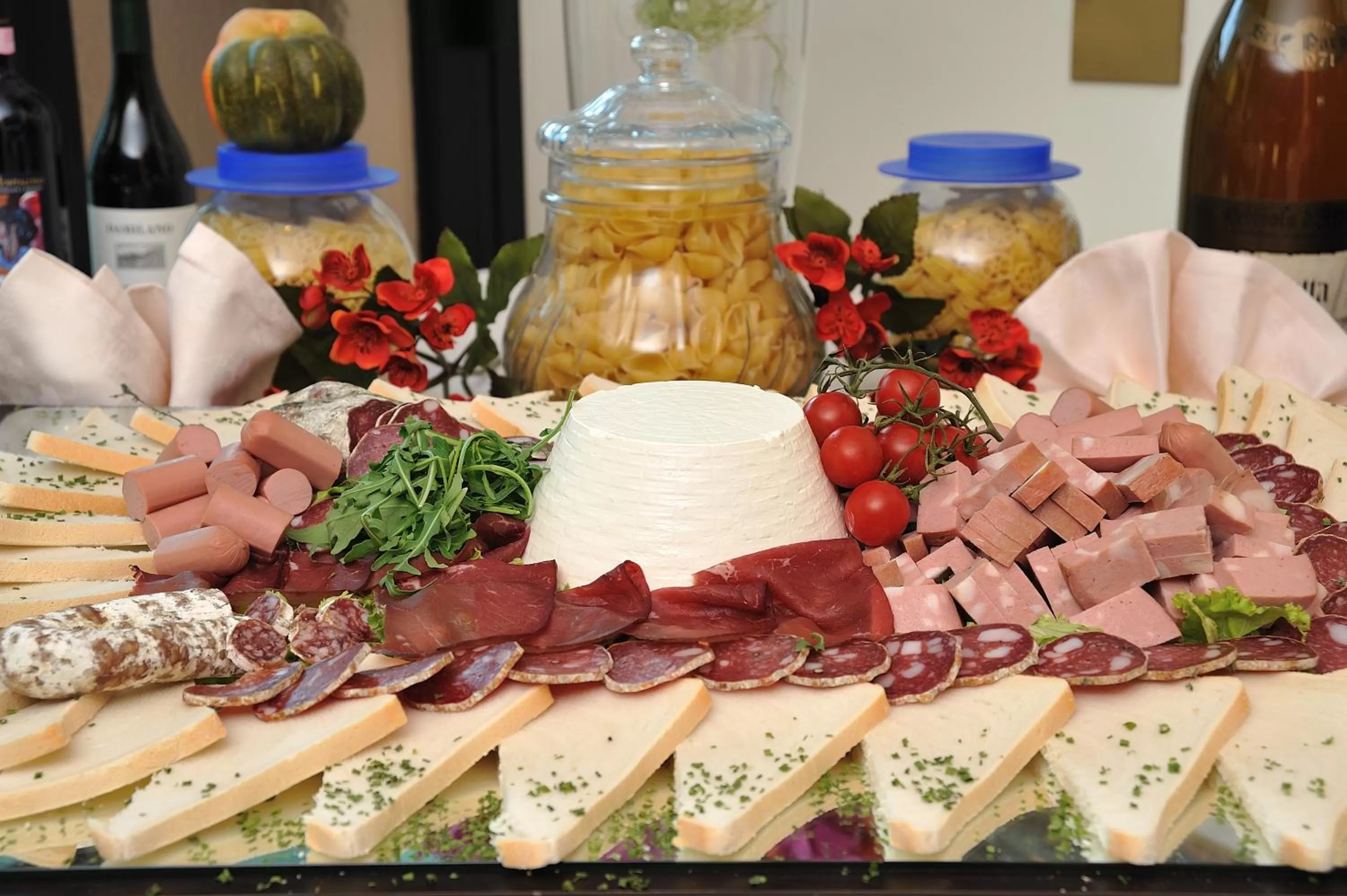 Restaurant/places to eat in Hotel Olimpia