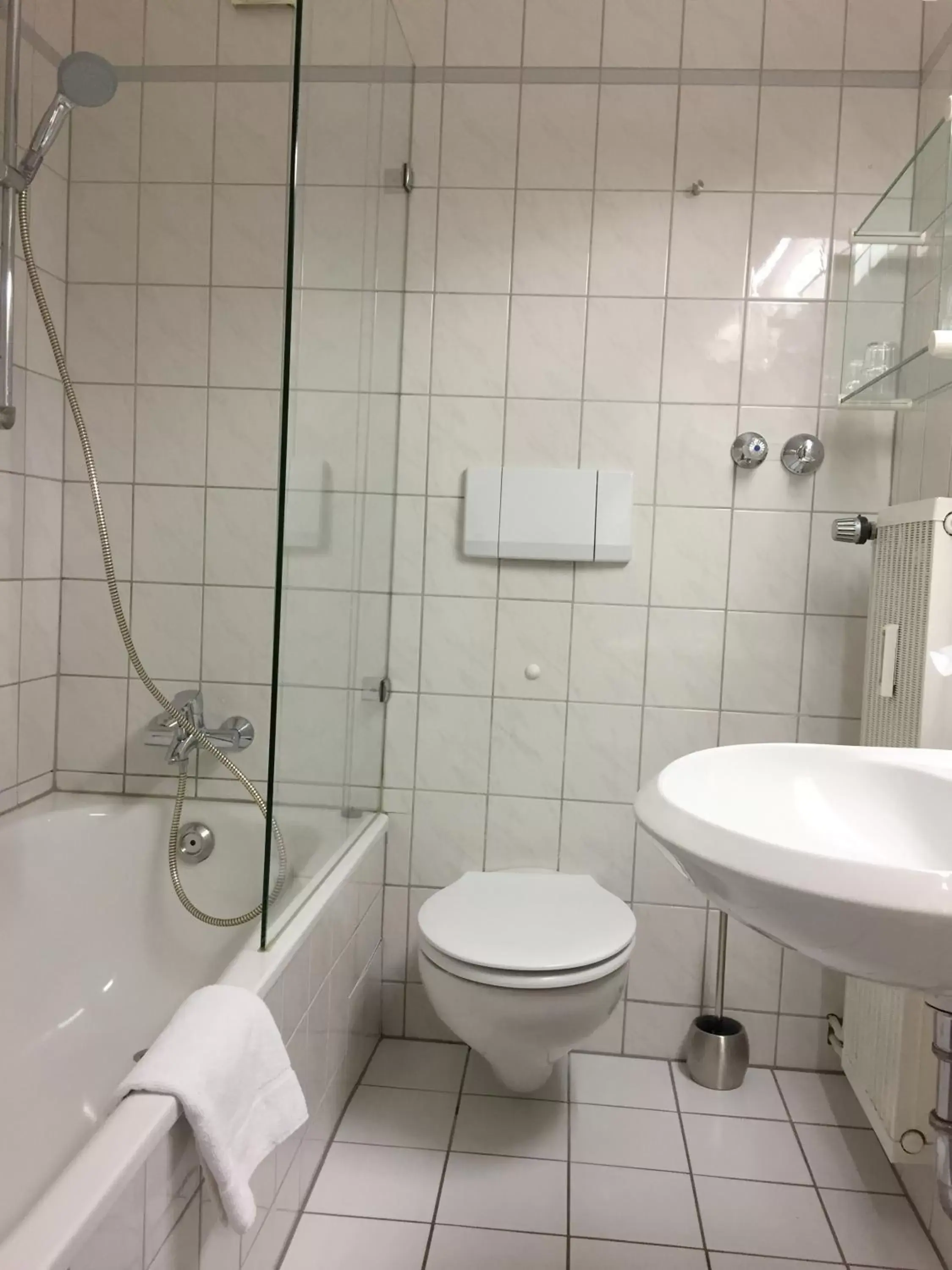 Bathroom in Hotel Schweizer Hof