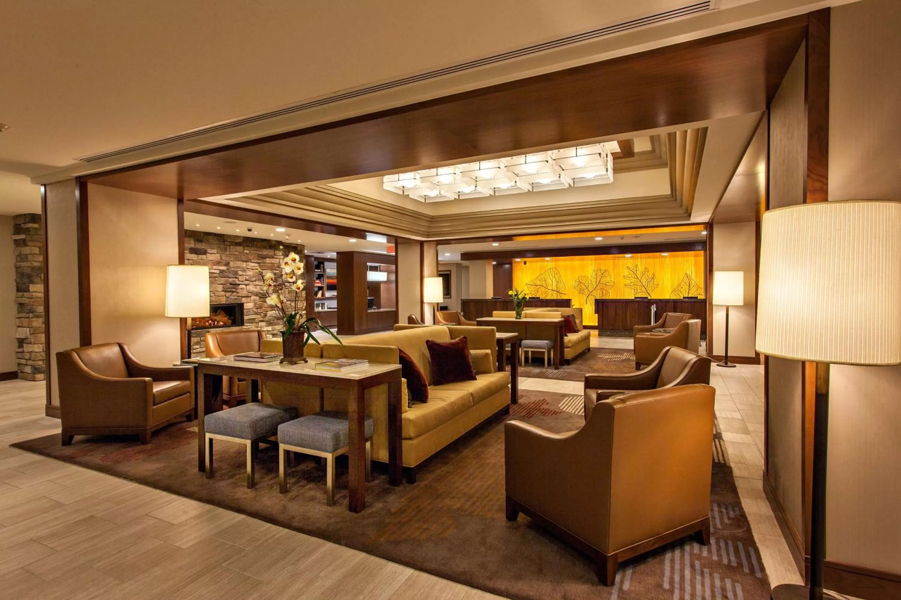 Lobby or reception in DoubleTree by Hilton Pittsburgh-Green Tree