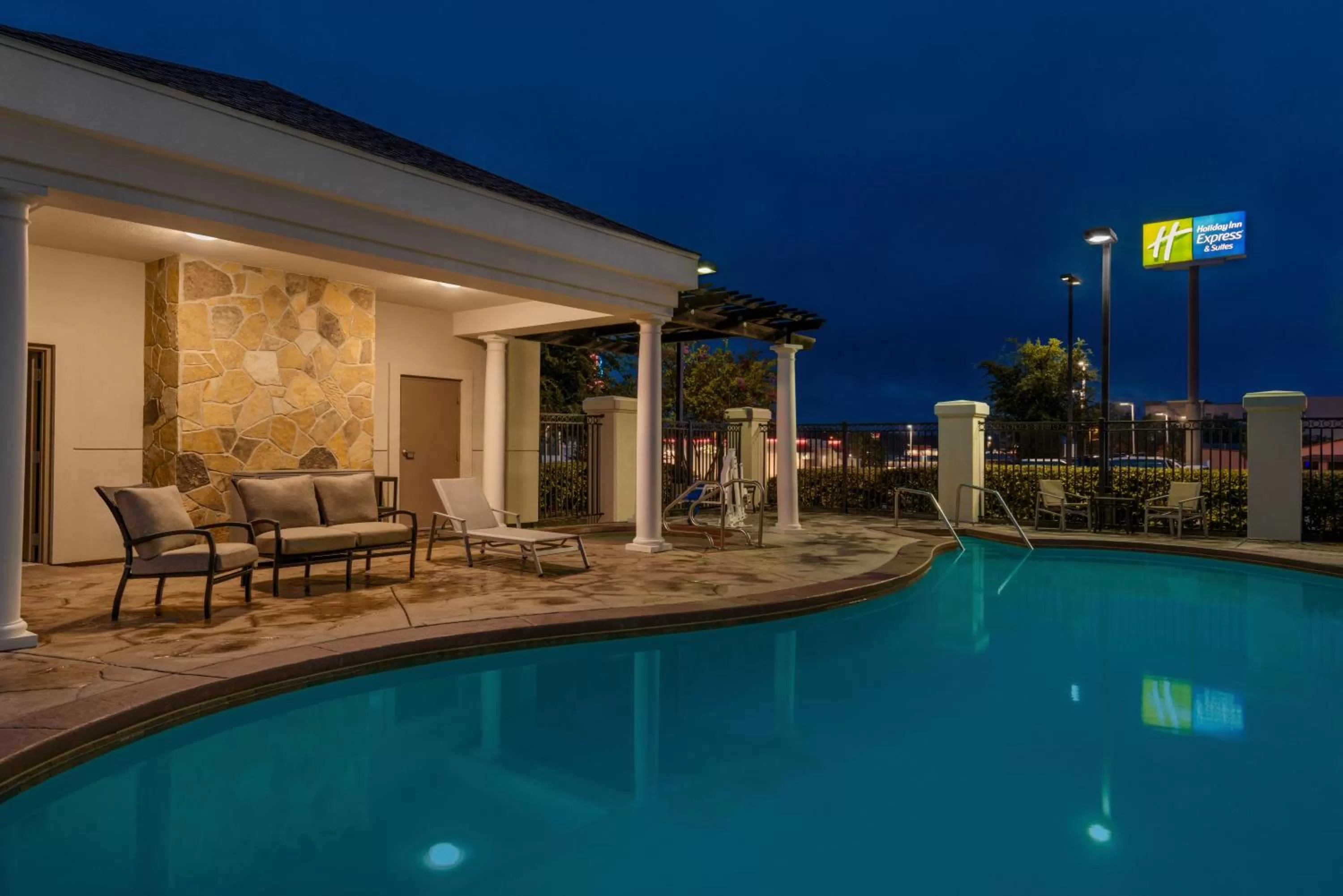 Swimming pool in Holiday Inn Express Hotel & Suites McAlester by IHG