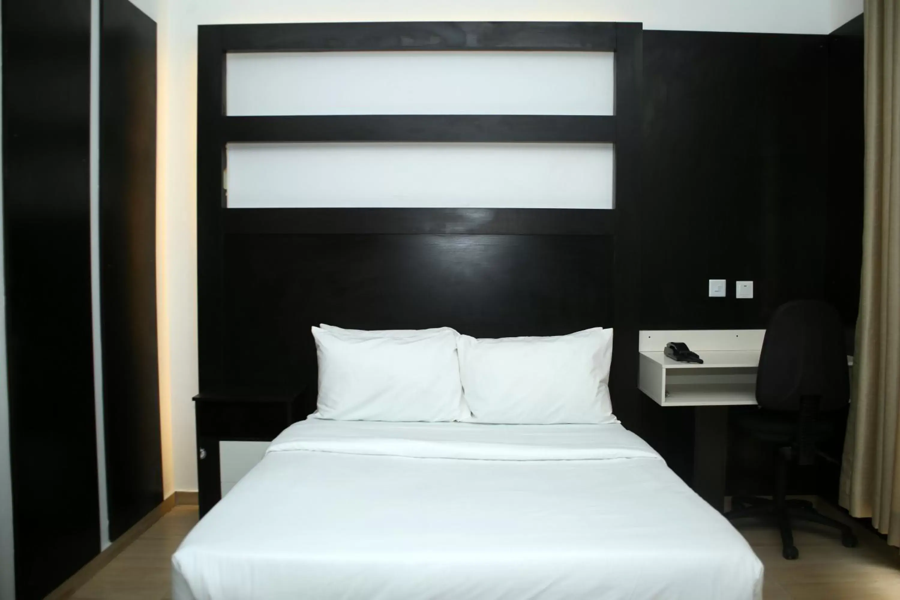 Bed in Hotel Capitol Bed in Hotel Capitol