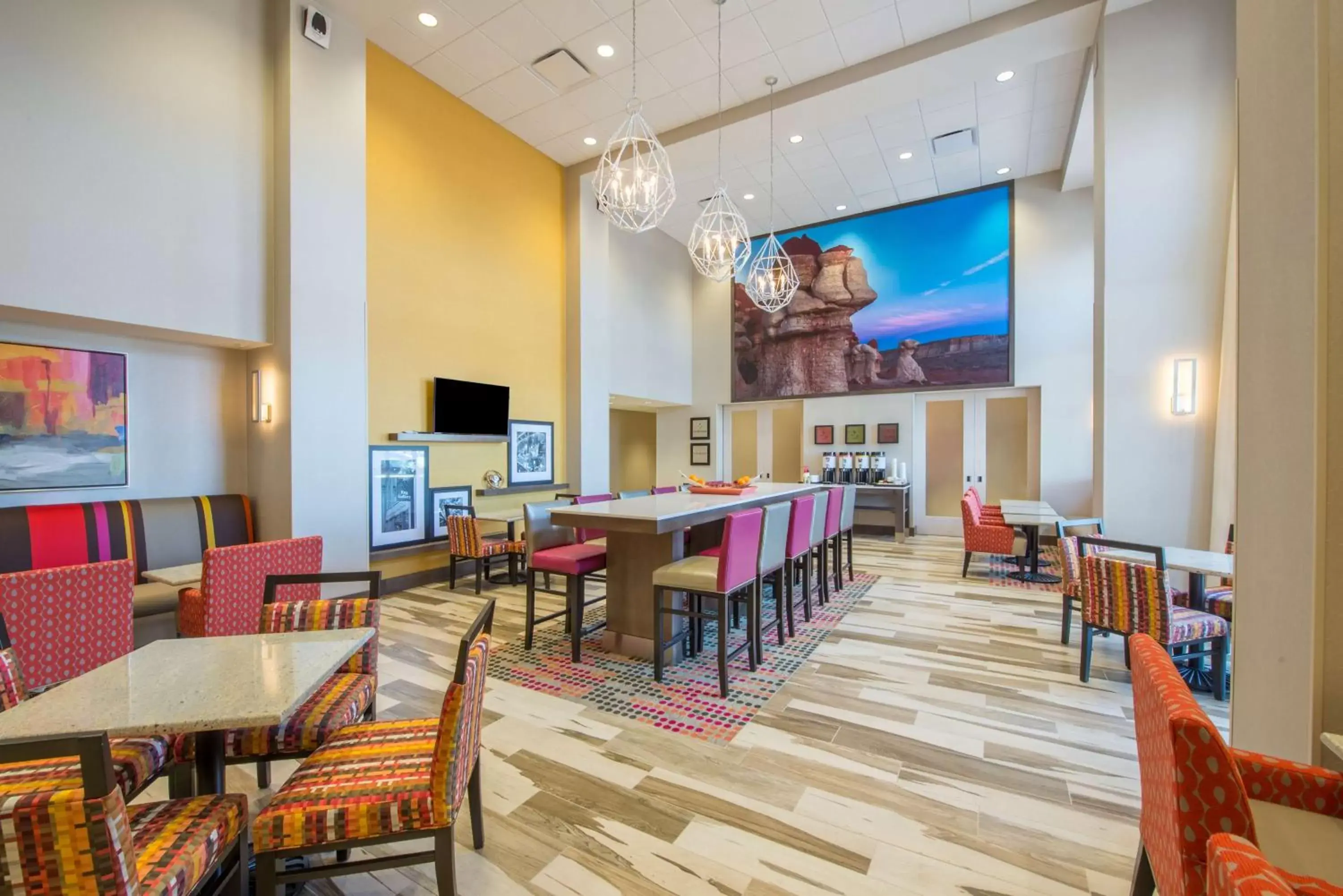 Dining area, Restaurant/Places to Eat in Hampton Inn & Suites Phoenix - East Mesa in Gilbert