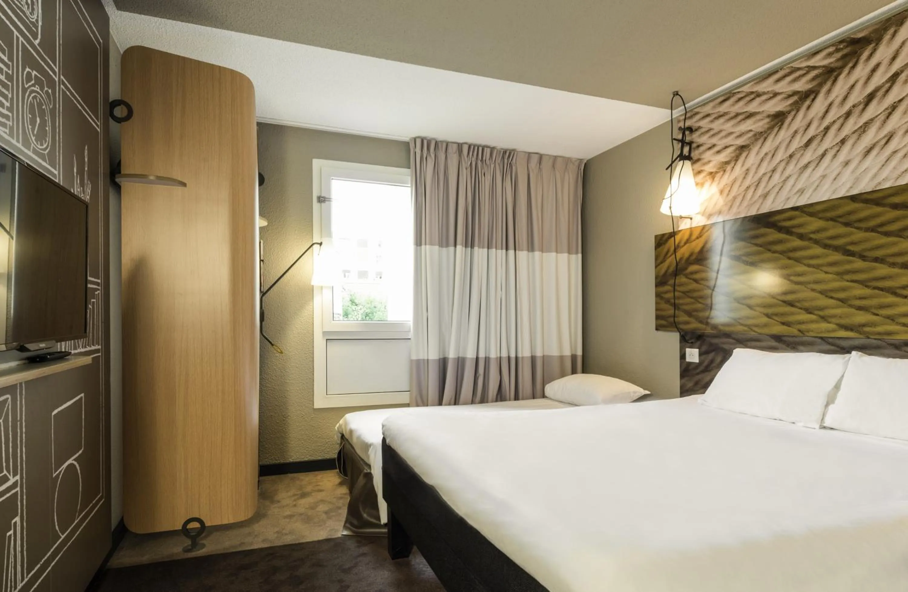 Bedroom, Bed in ibis Paris Vanves Parc des Expositions