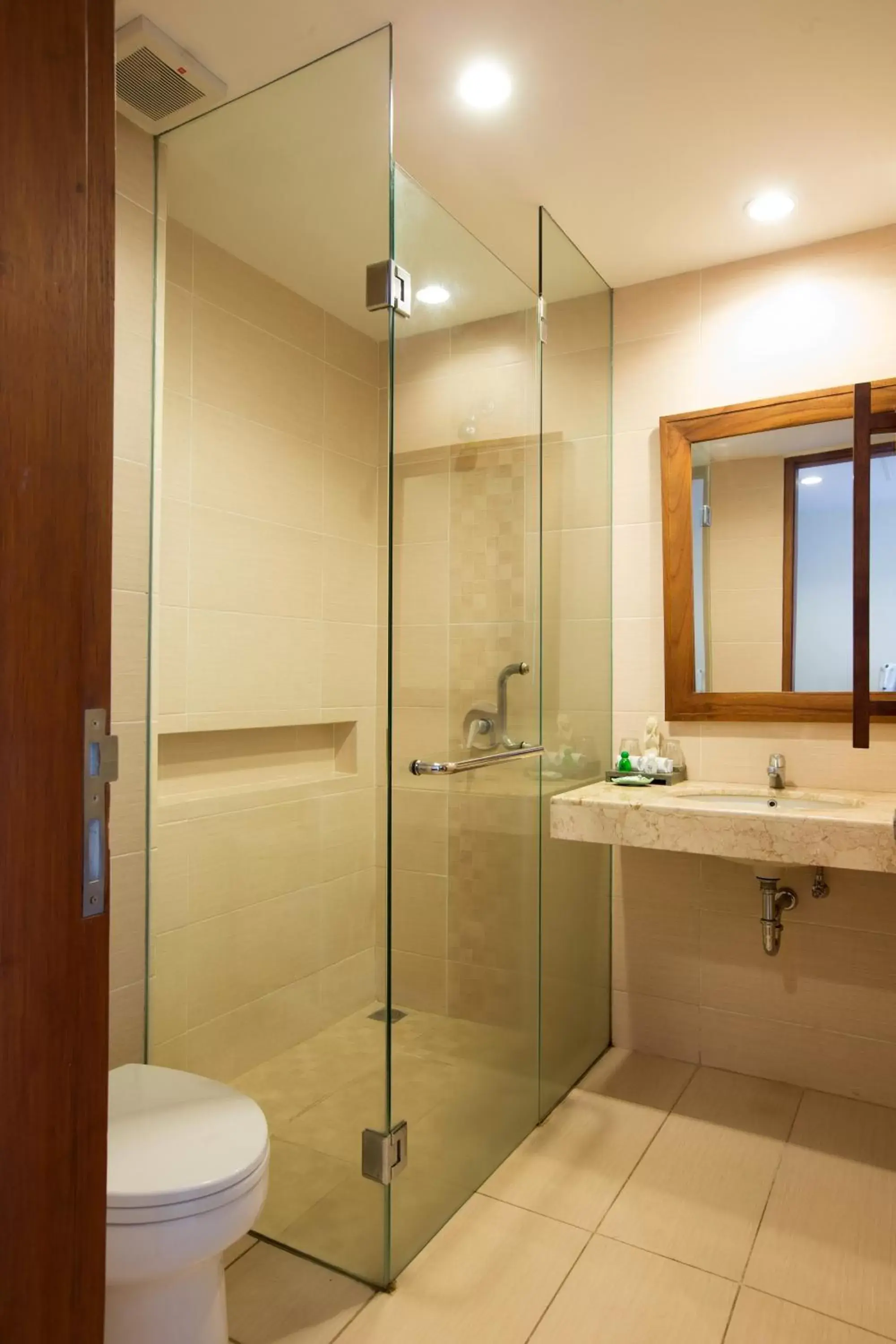 Shower, Bathroom in Ketapang Indah Hotel