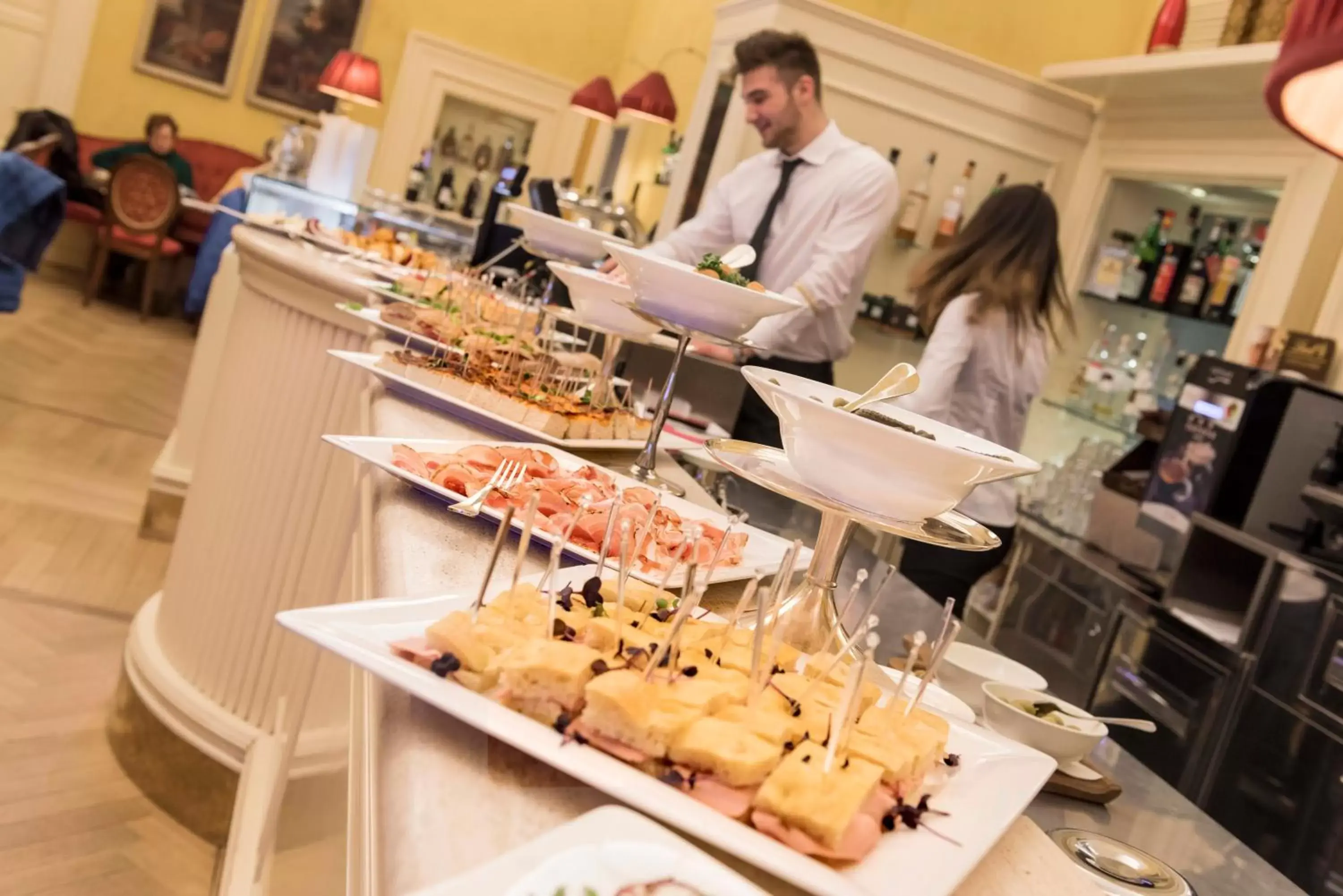 Staff in Grand Hotel Della Posta