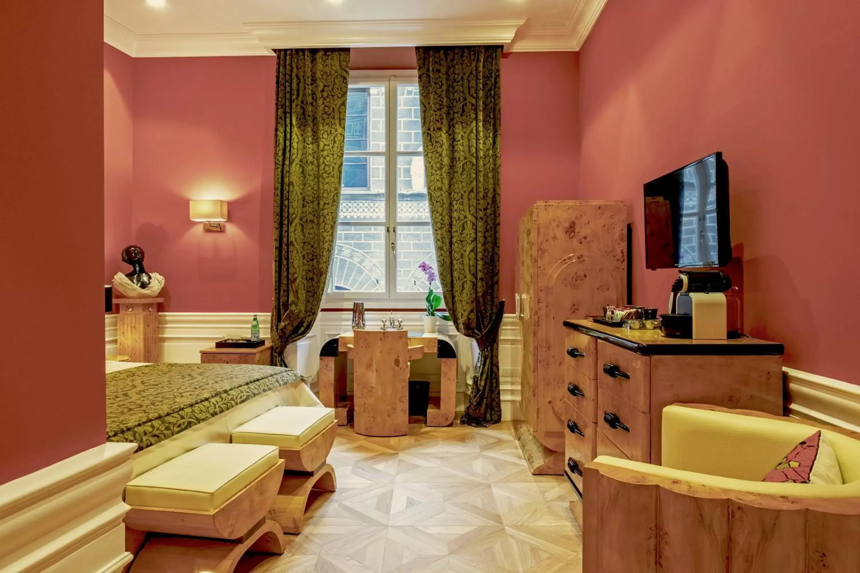 Bedroom, Seating Area in La Maison du Sage