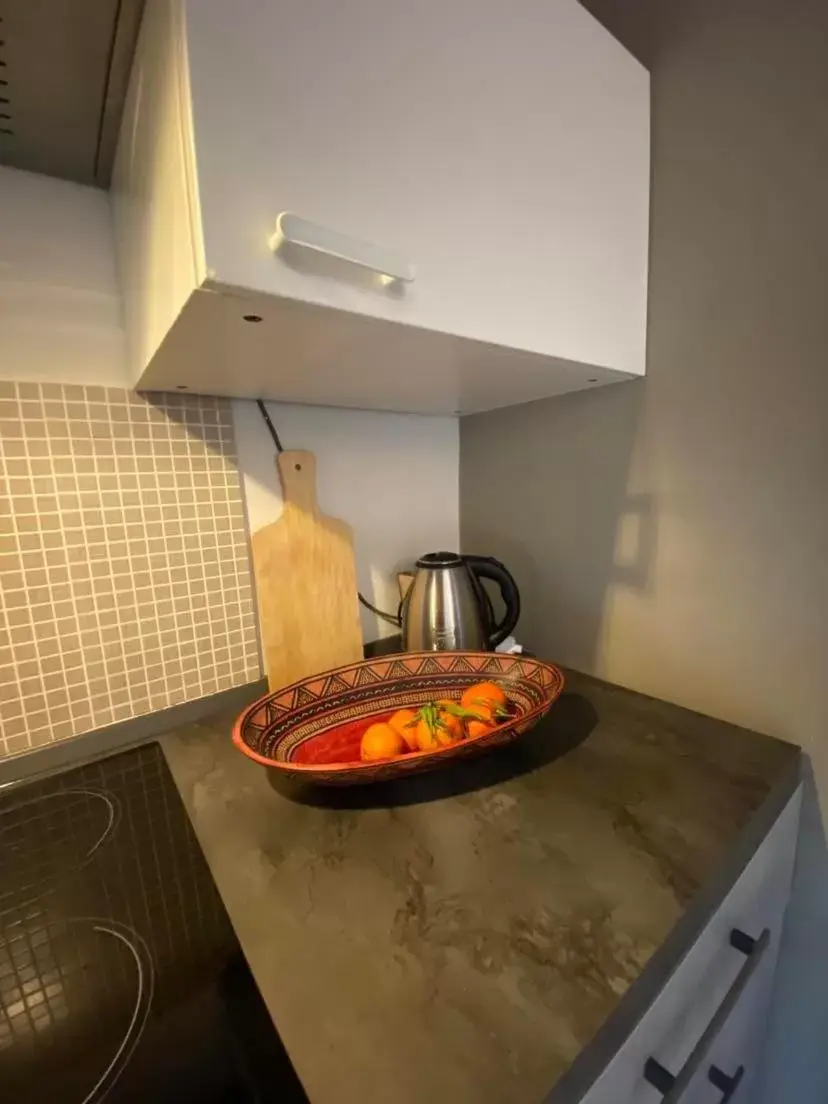 Kitchen/Kitchenette in La Casa di Valeria - Modena