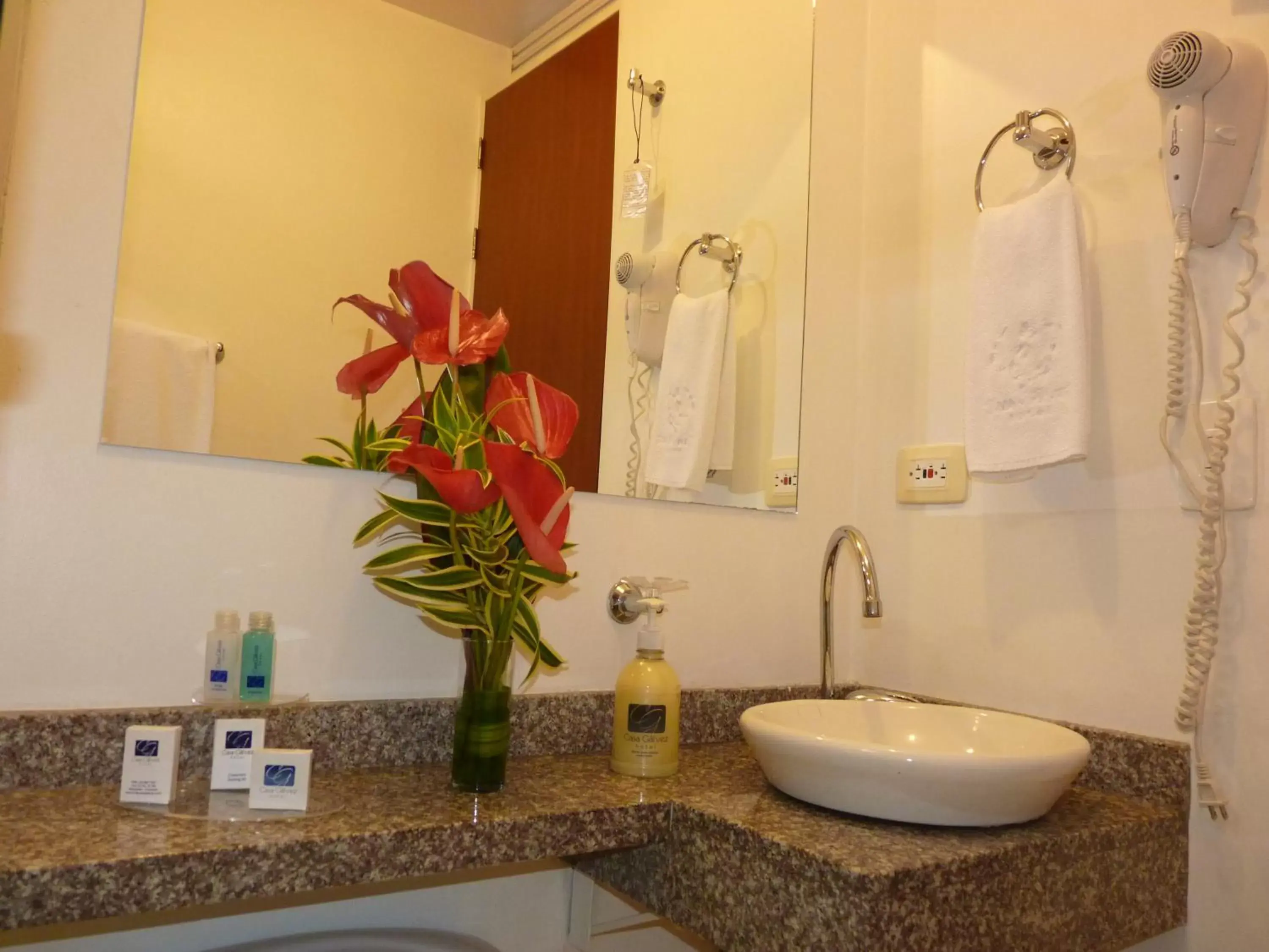 Bathroom in Hotel Casa Galvez