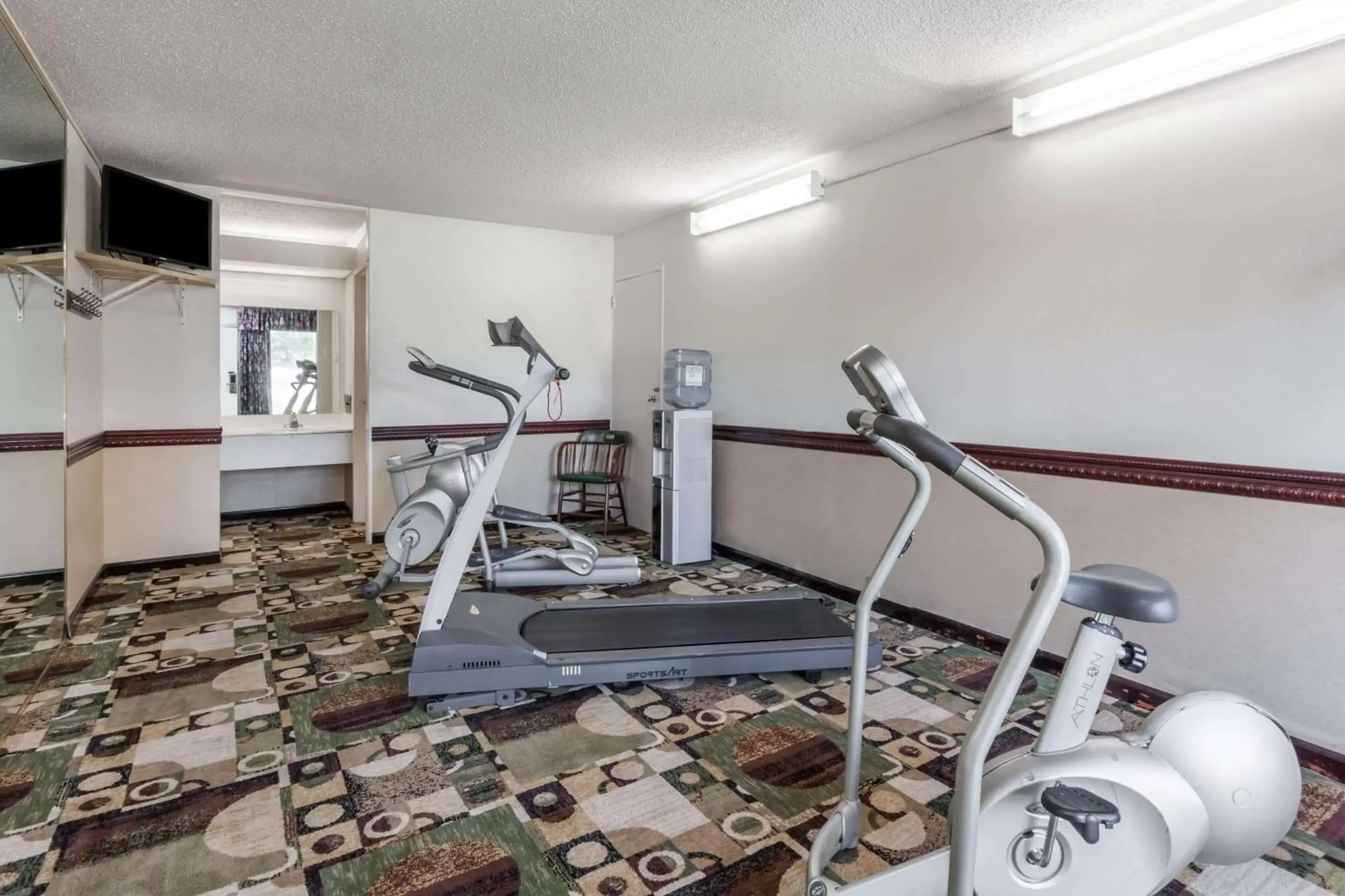 Fitness centre/facilities, Fitness Center/Facilities in Howard Johnson by Wyndham Albany