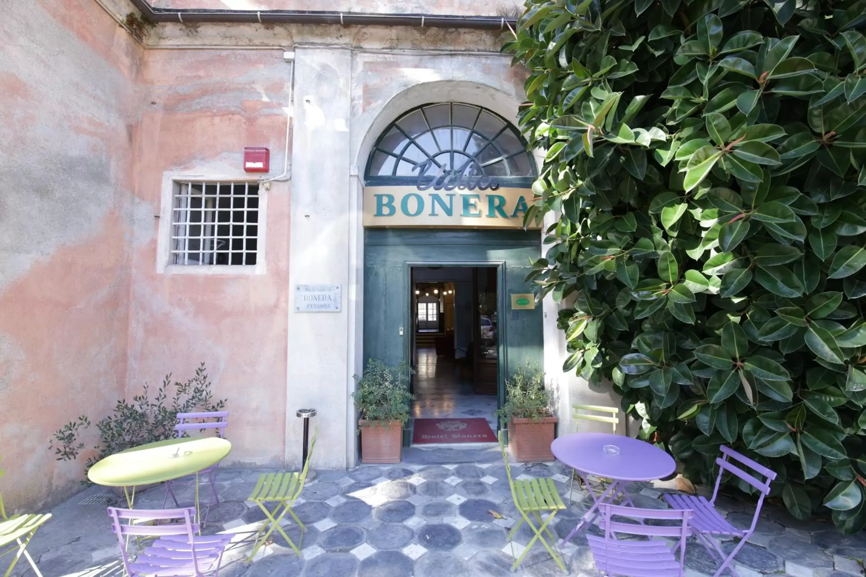 Property building in Hotel Villa Bonera