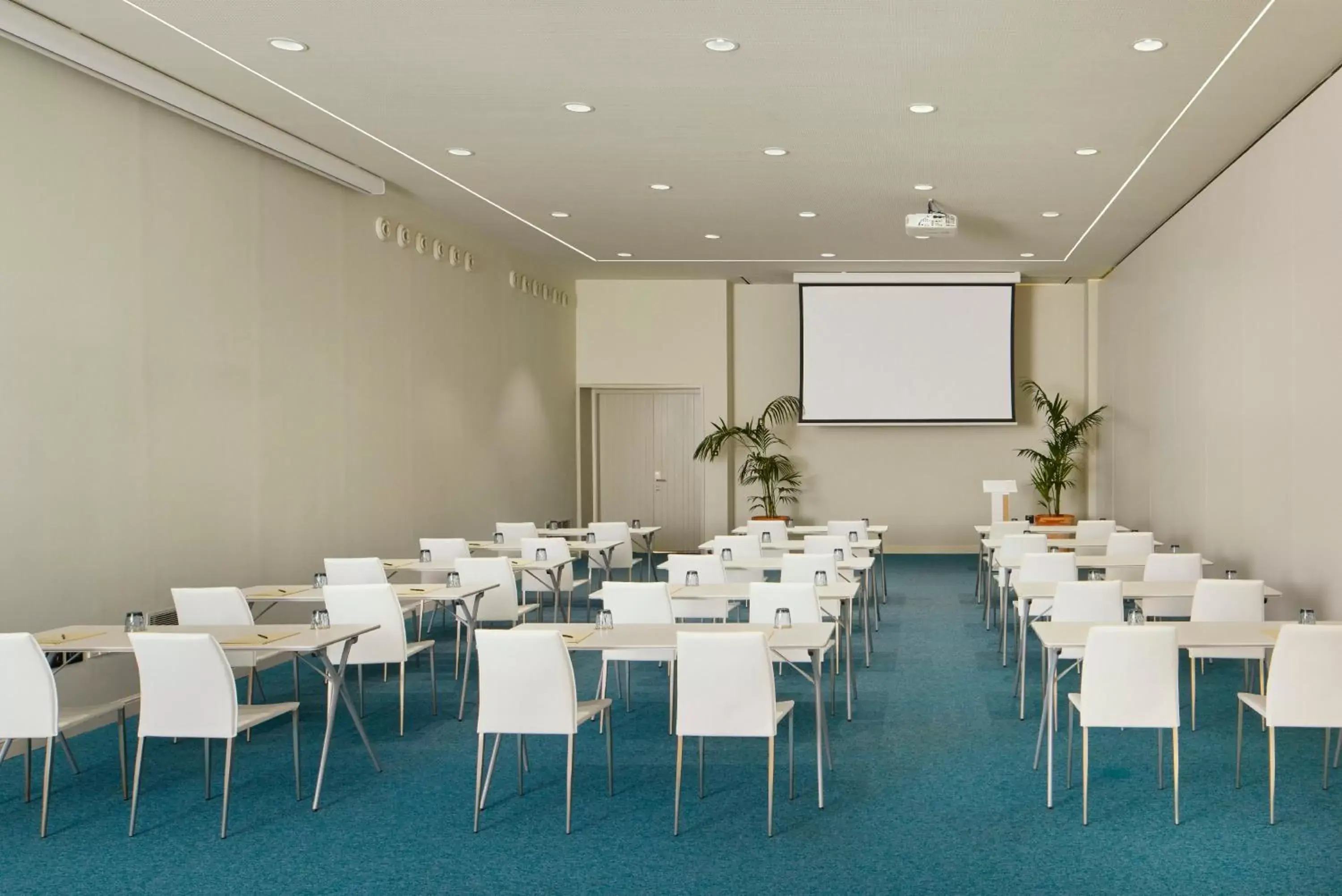 Seating area, Business Area/Conference Room in ME Sitges Terramar