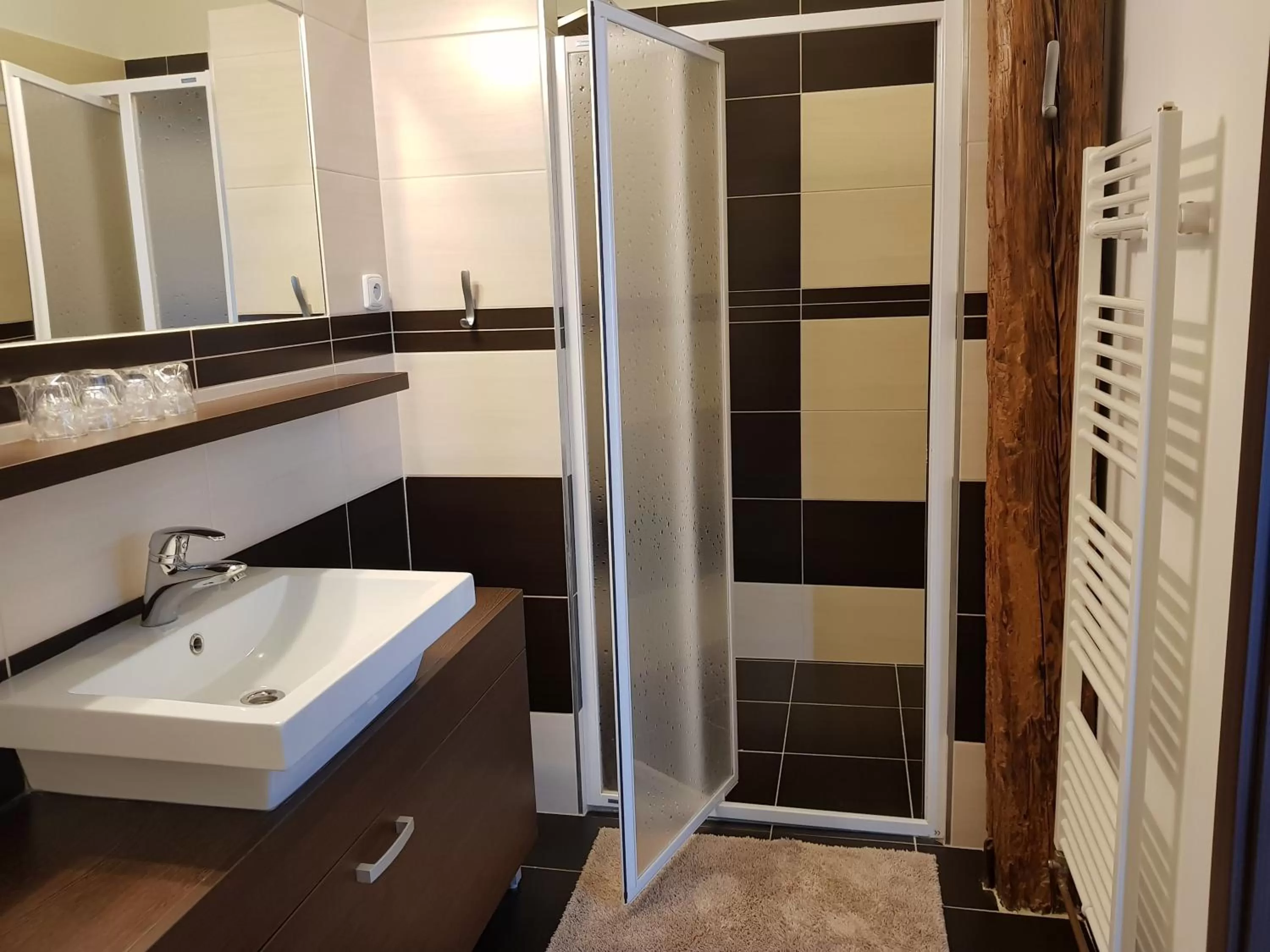 Shower in Třebovický mlýn