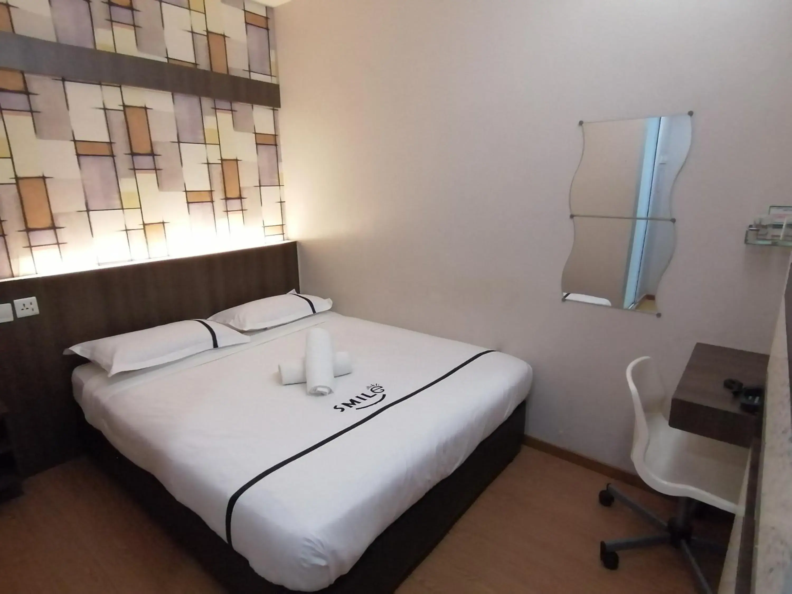Bedroom, Bed in Smile Hotel Subang USJ