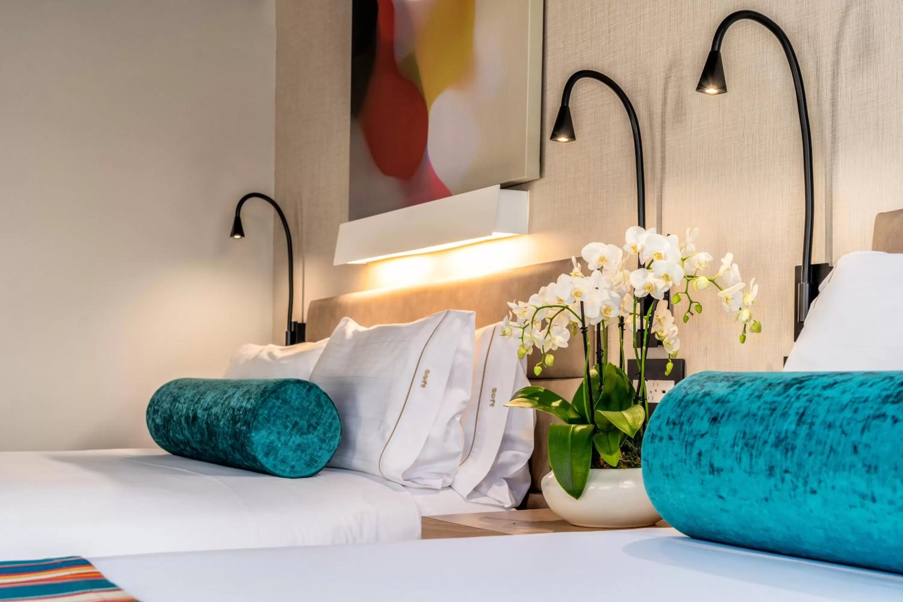 Bed in Century Park Hotel LA