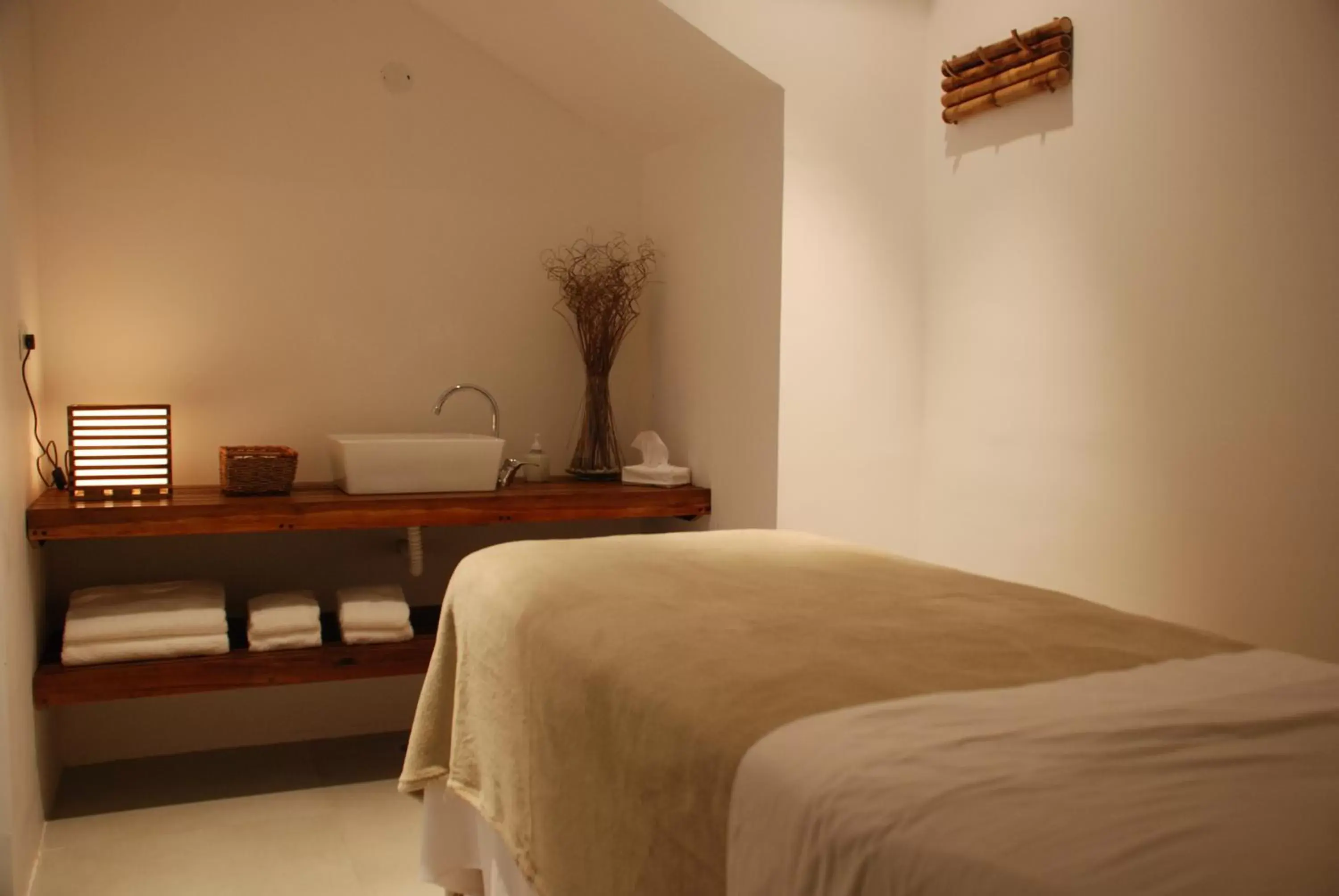 Spa and wellness centre/facilities, Bed in San Isidro Plaza Hotel