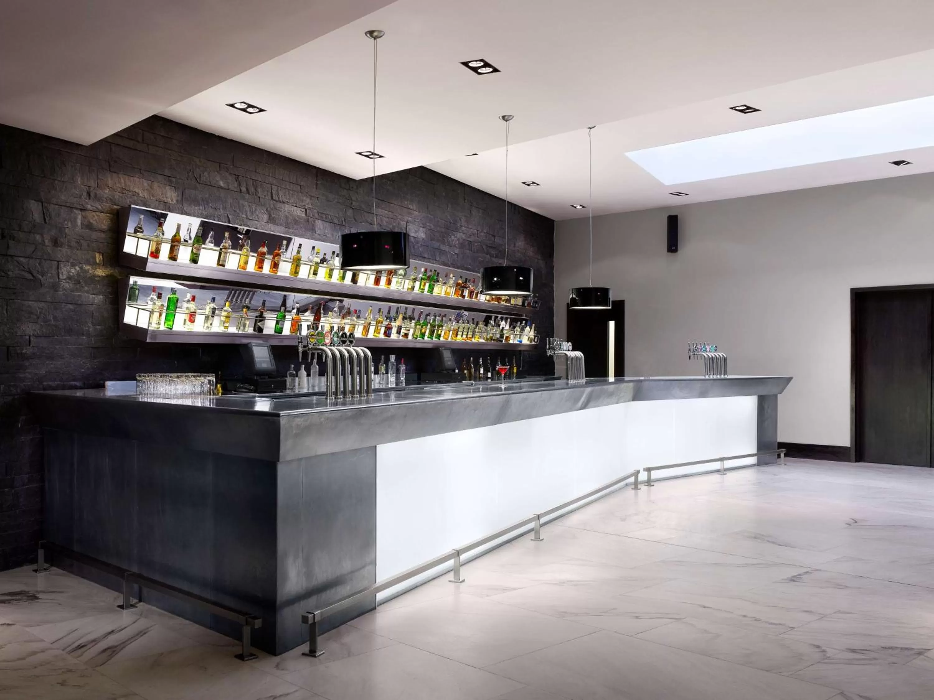 Lounge or bar in Radisson Blu Royal Hotel Dublin