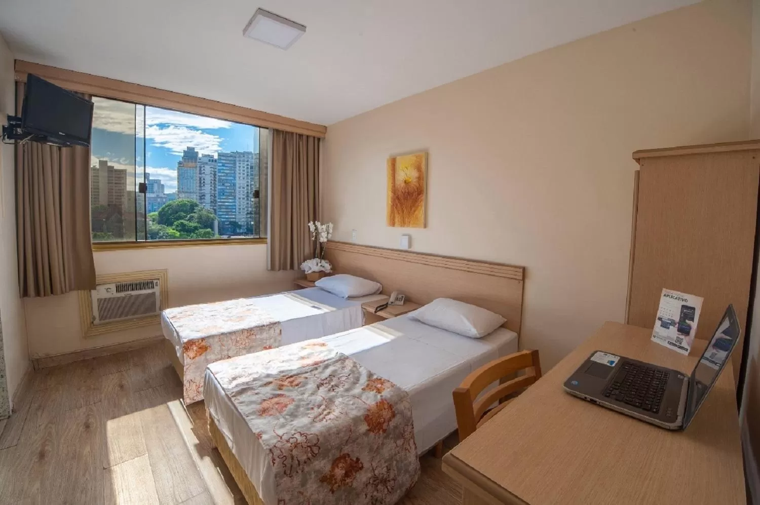 Photo of the whole room, Bed in Dan Inn São Paulo Higienópolis by Nacional Inn - PRÓXIMO À AV PAULISTA