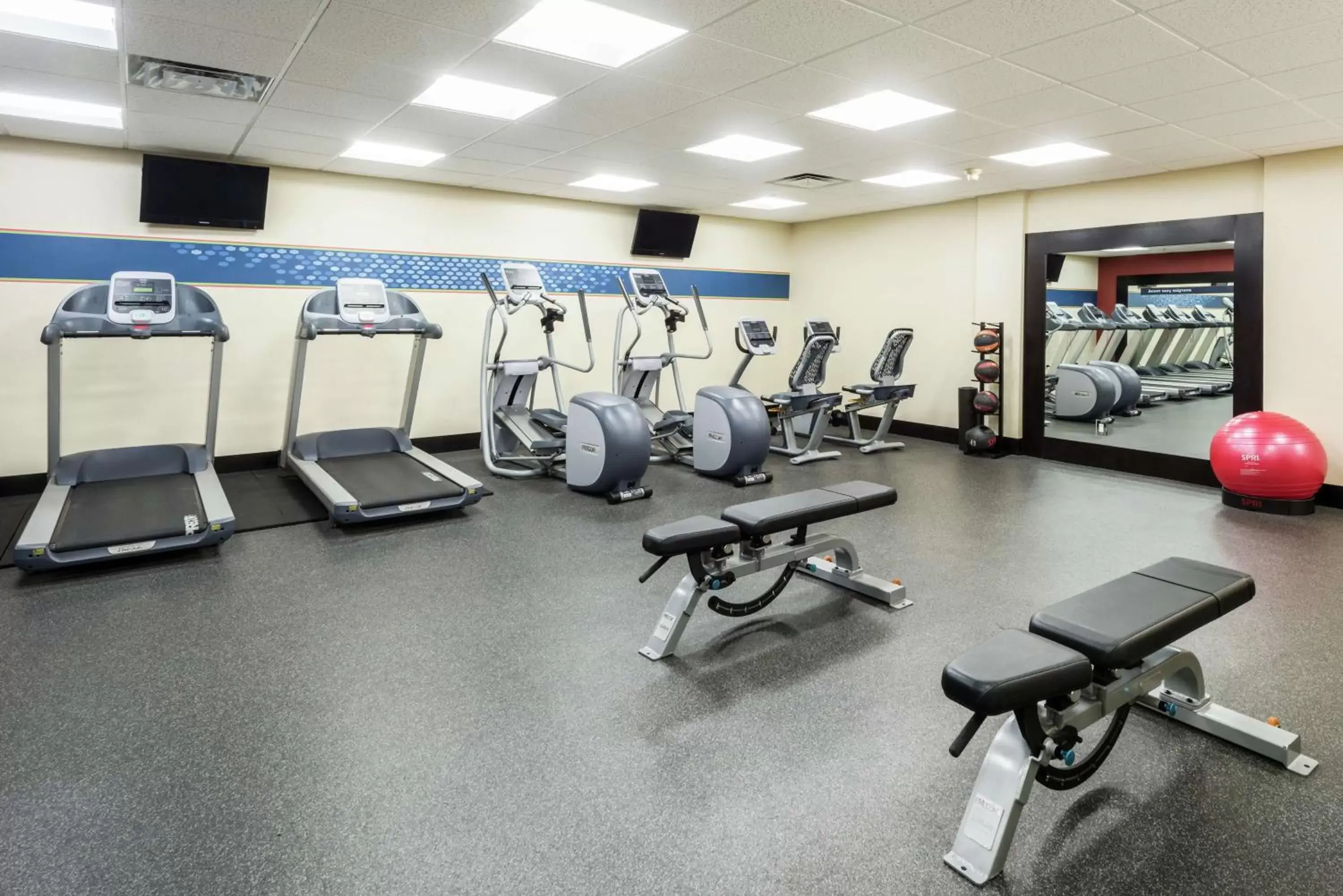 Fitness centre/facilities, Fitness Center/Facilities in Hampton Inn Branson on the Strip
