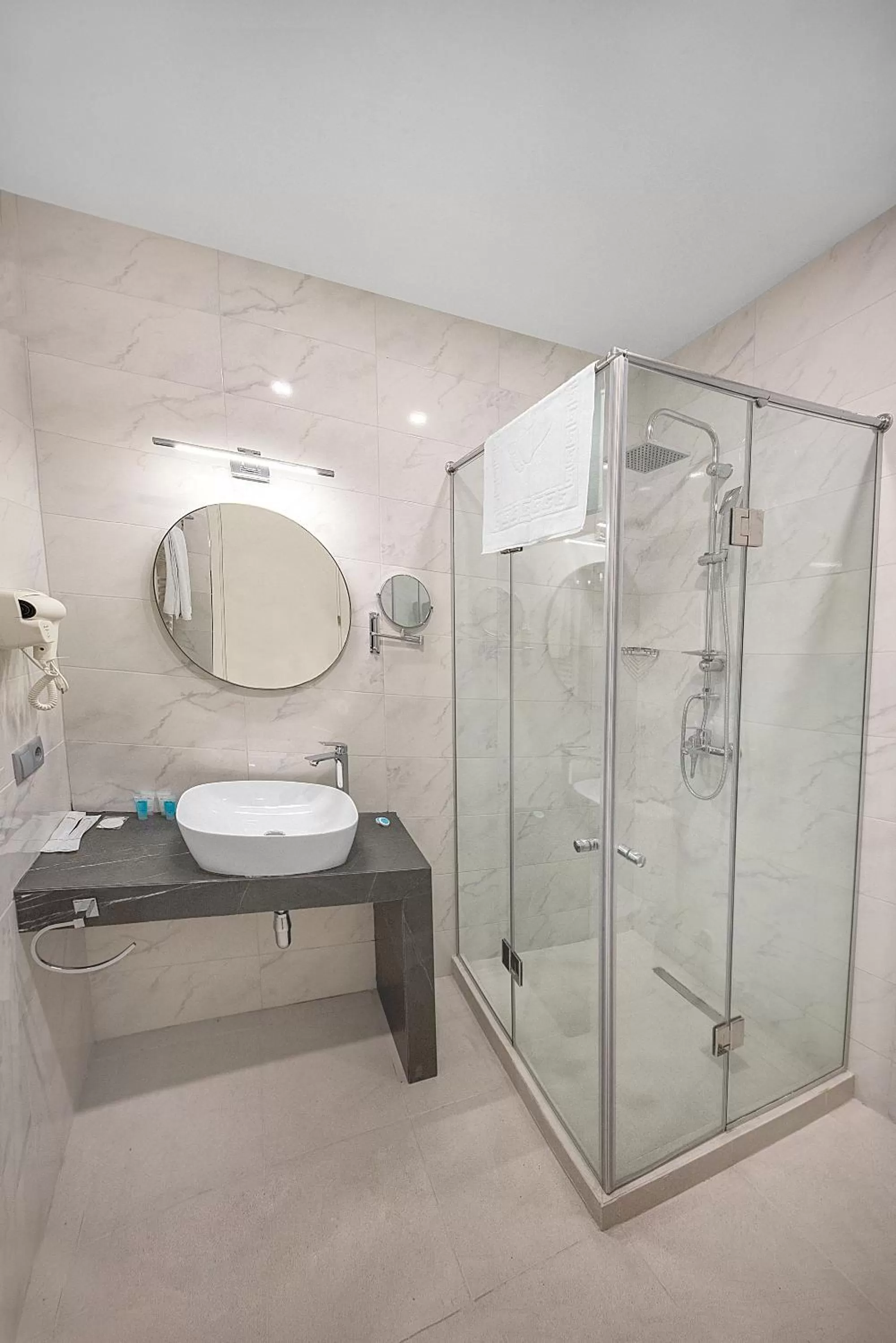 Bathroom in Meta Business Hotel By King David