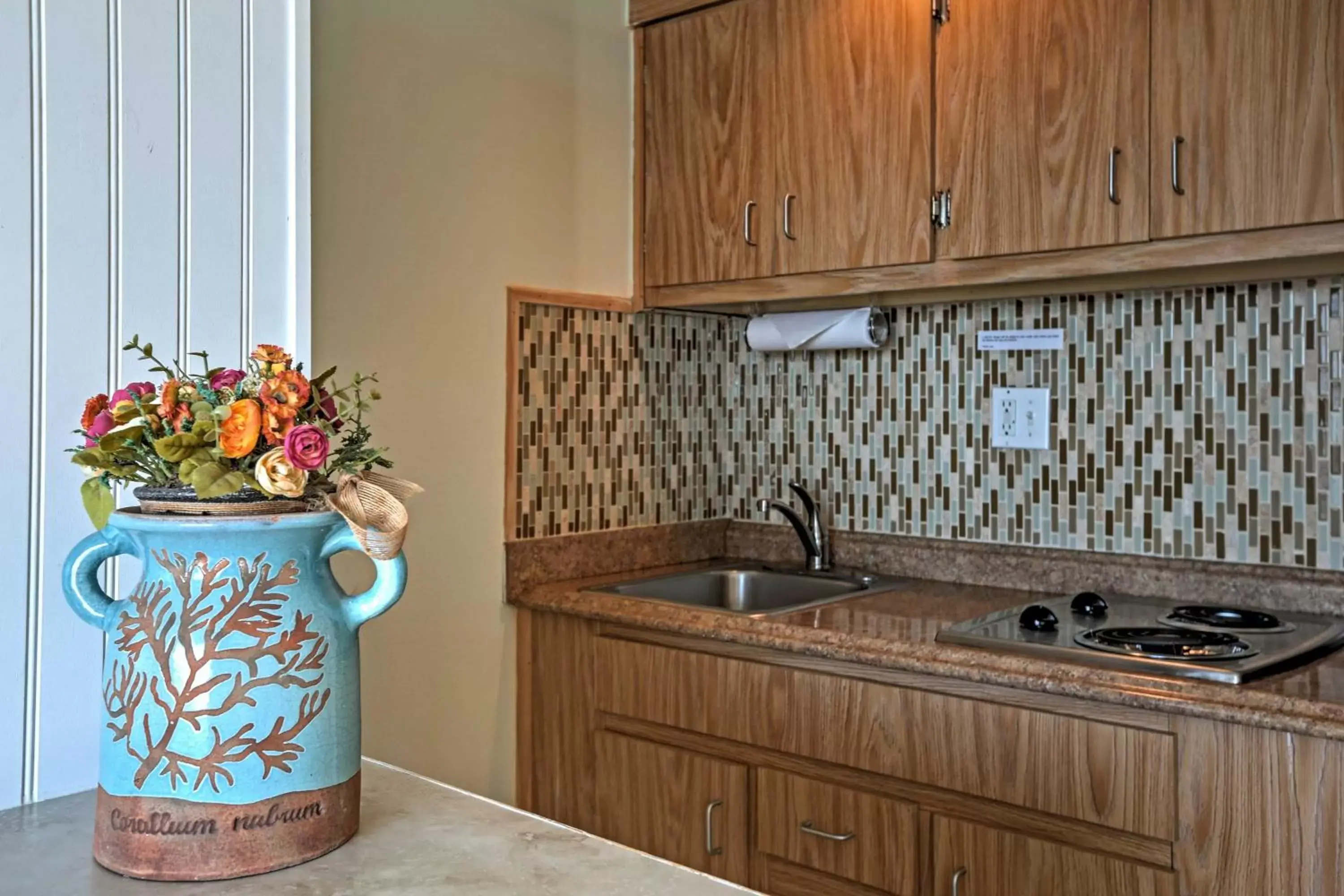 Kitchen or kitchenette, Kitchen/Kitchenette in Tuckaway Shores Resort