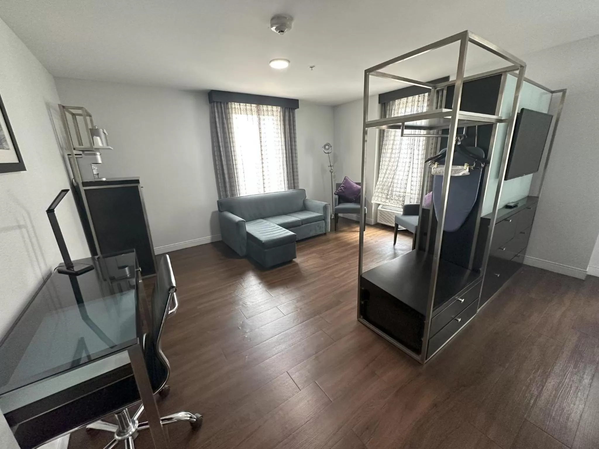 Photo of the whole room, Bed in Holiday Inn Express - Dallas Downtown by IHG