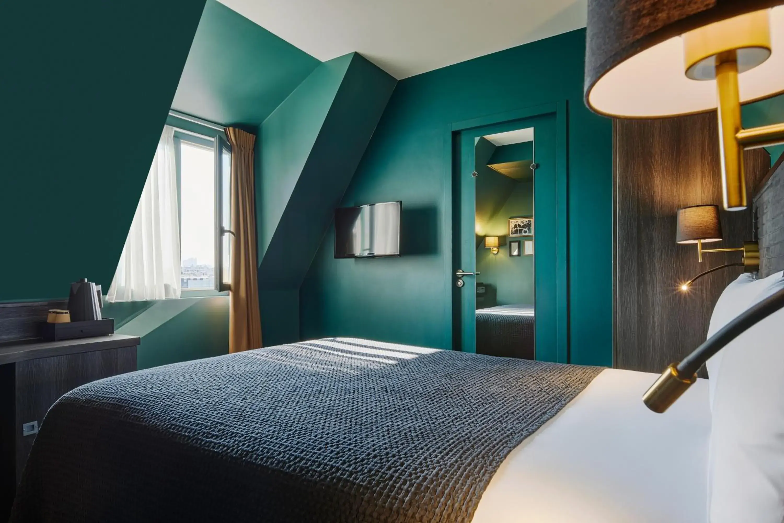 Bedroom, Bed in Mercure Paris Tour Eiffel Pont Mirabeau