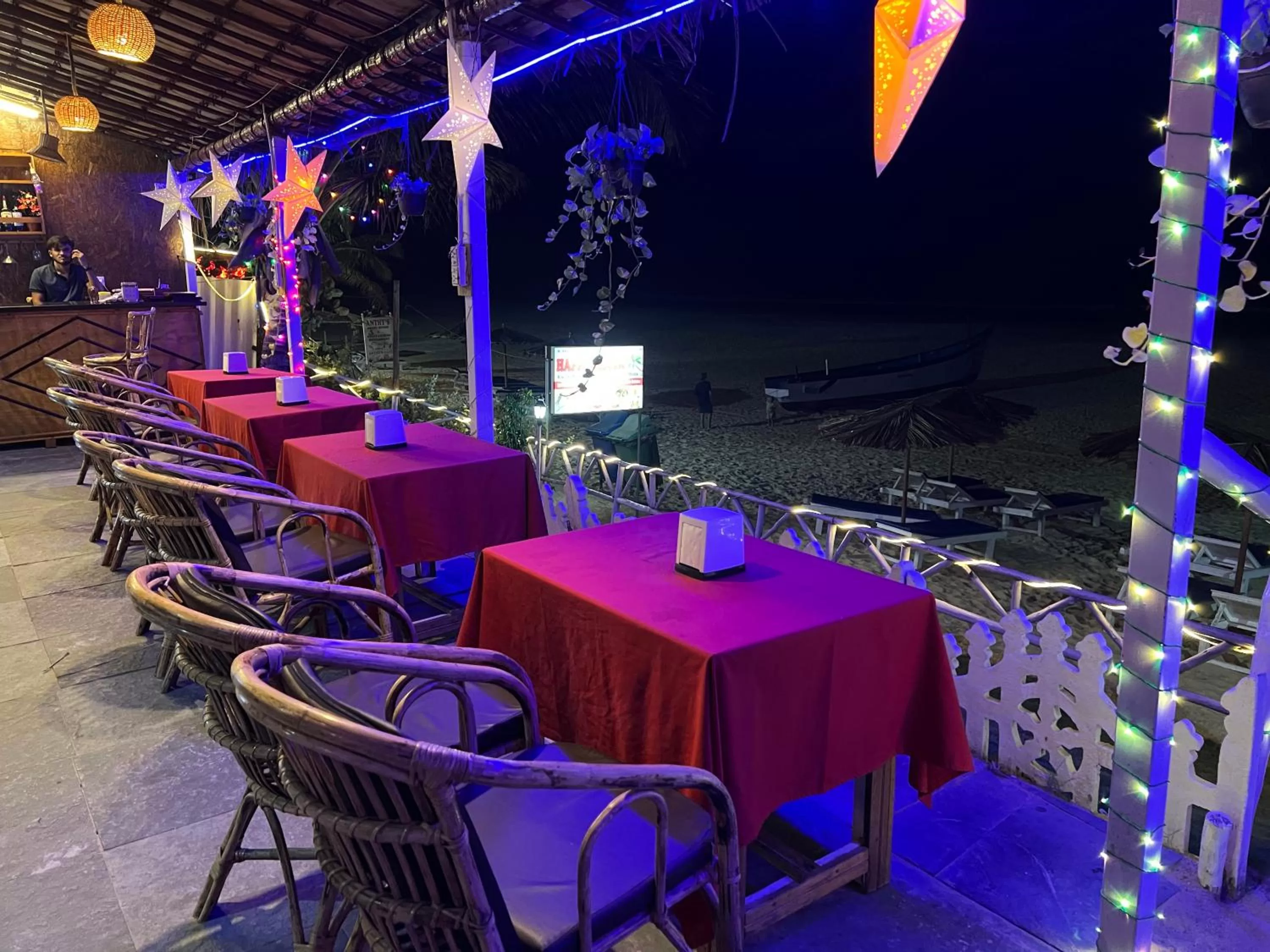 Evening entertainment in Happy Shack Beach And Wooden Huts