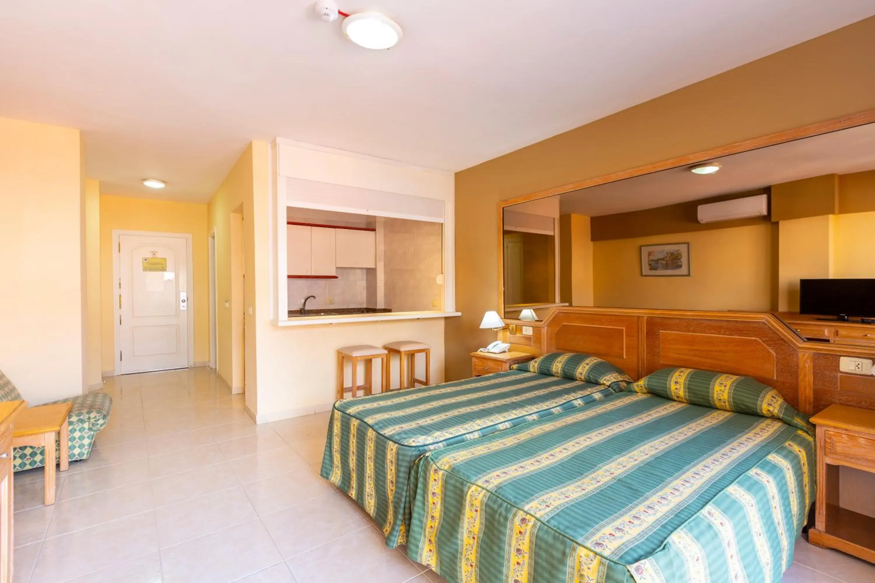 Bedroom, Bed in Villa De Adeje Beach