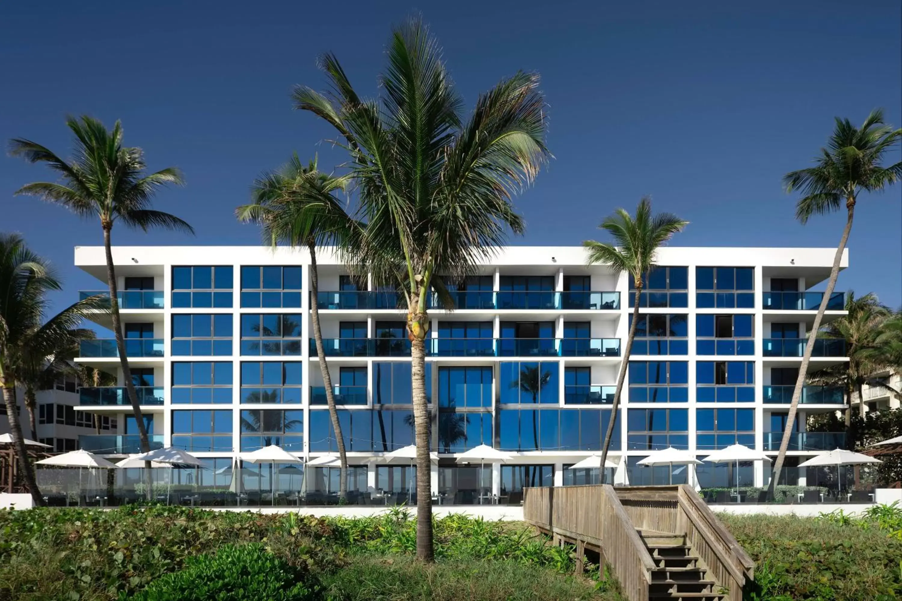 Property Building in Tideline Ocean Resort & Spa