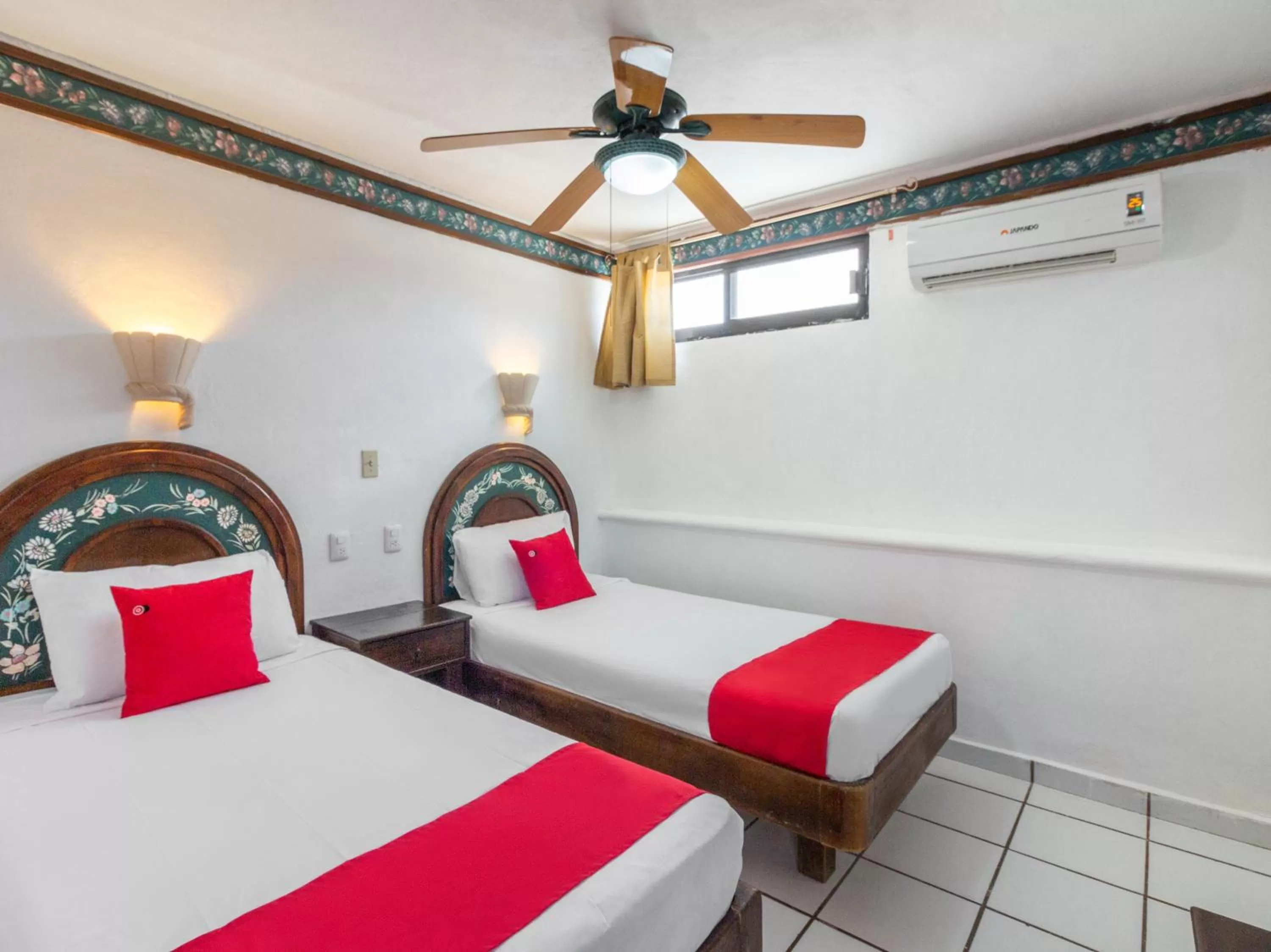 Photo of the whole room, Bed in Hotel Rath