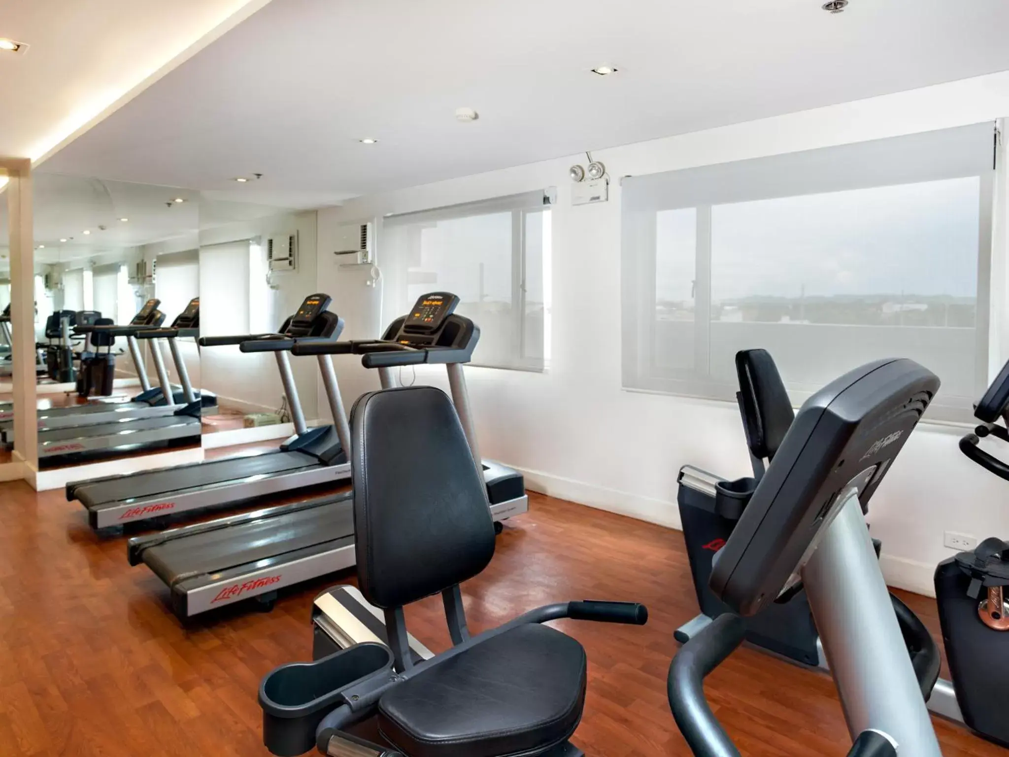 Fitness centre/facilities, Fitness Center/Facilities in Injap Tower Hotel