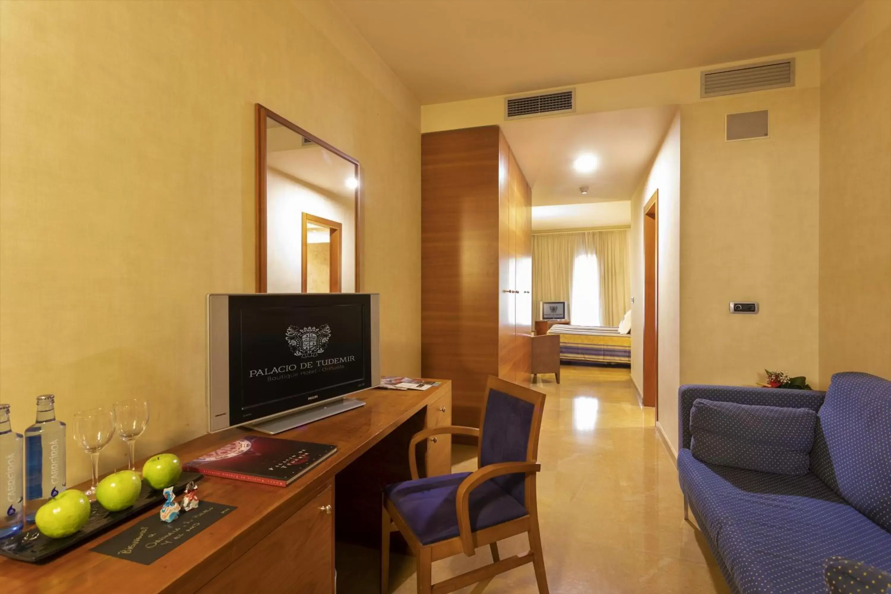 TV/Entertainment Center in Sercotel Palacio de Tudemir