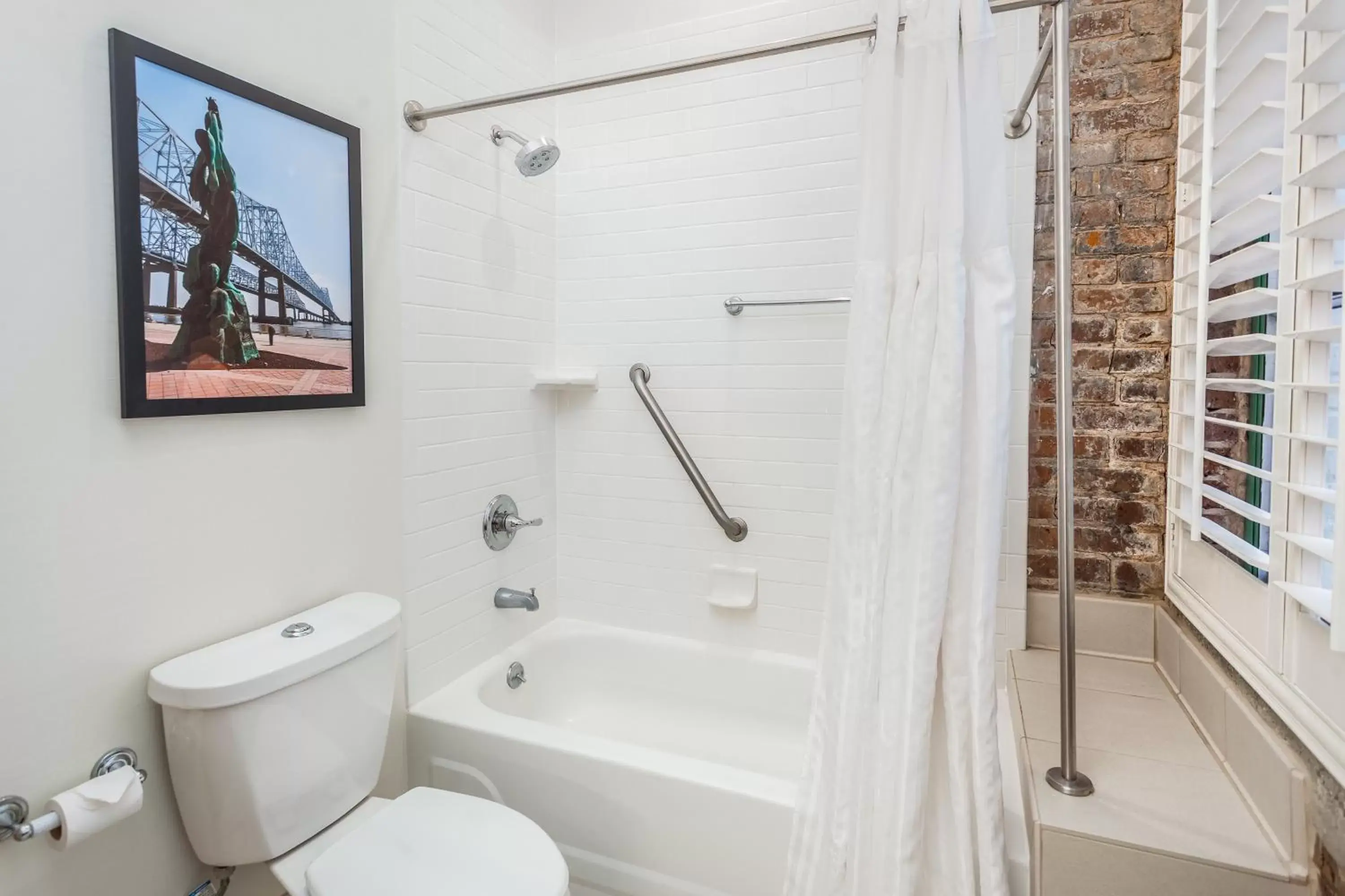 Queen Suite in The Mercantile Hotel Queen Suite in The Mercantile Hotel