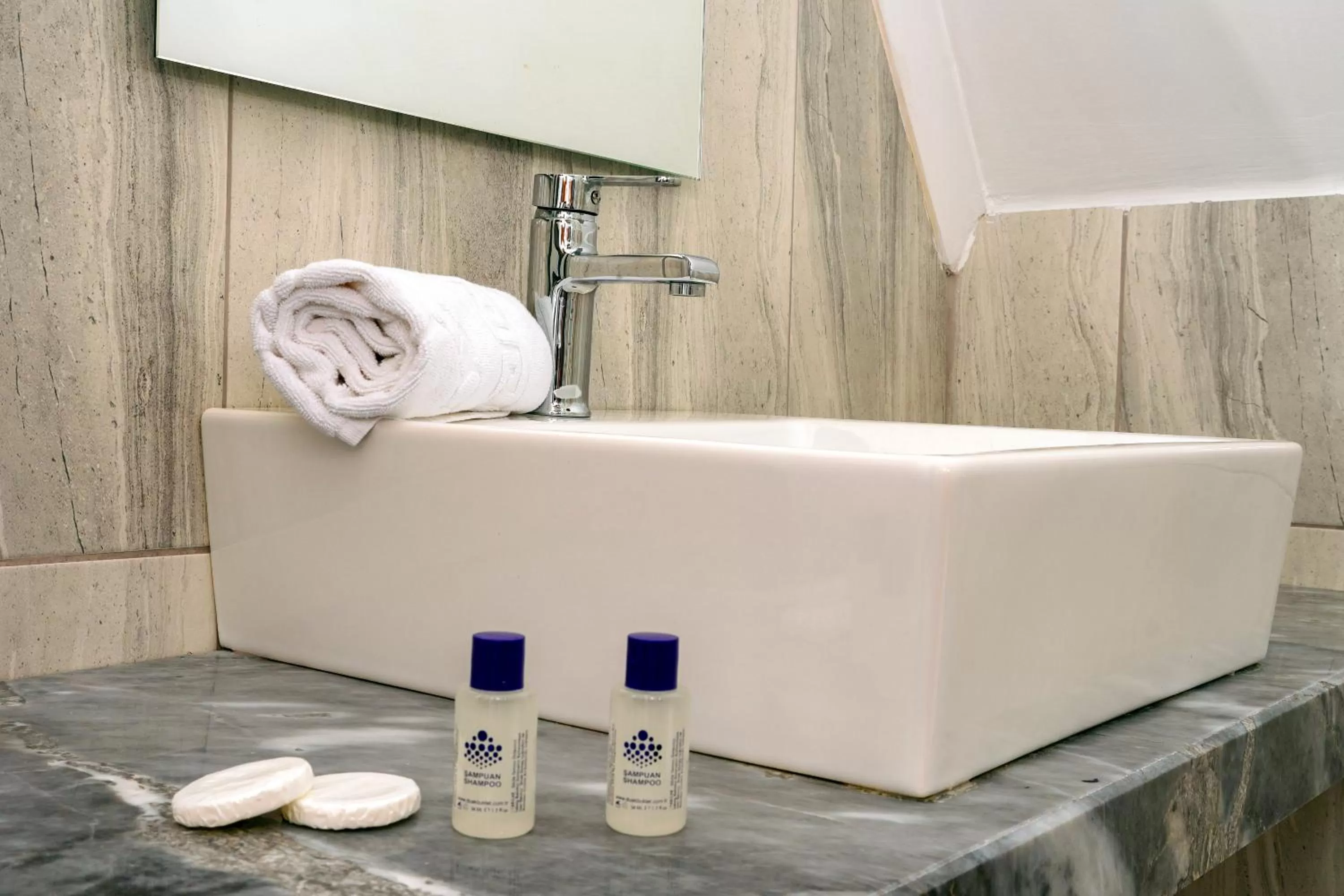 Bathroom in Ozcan Hotel