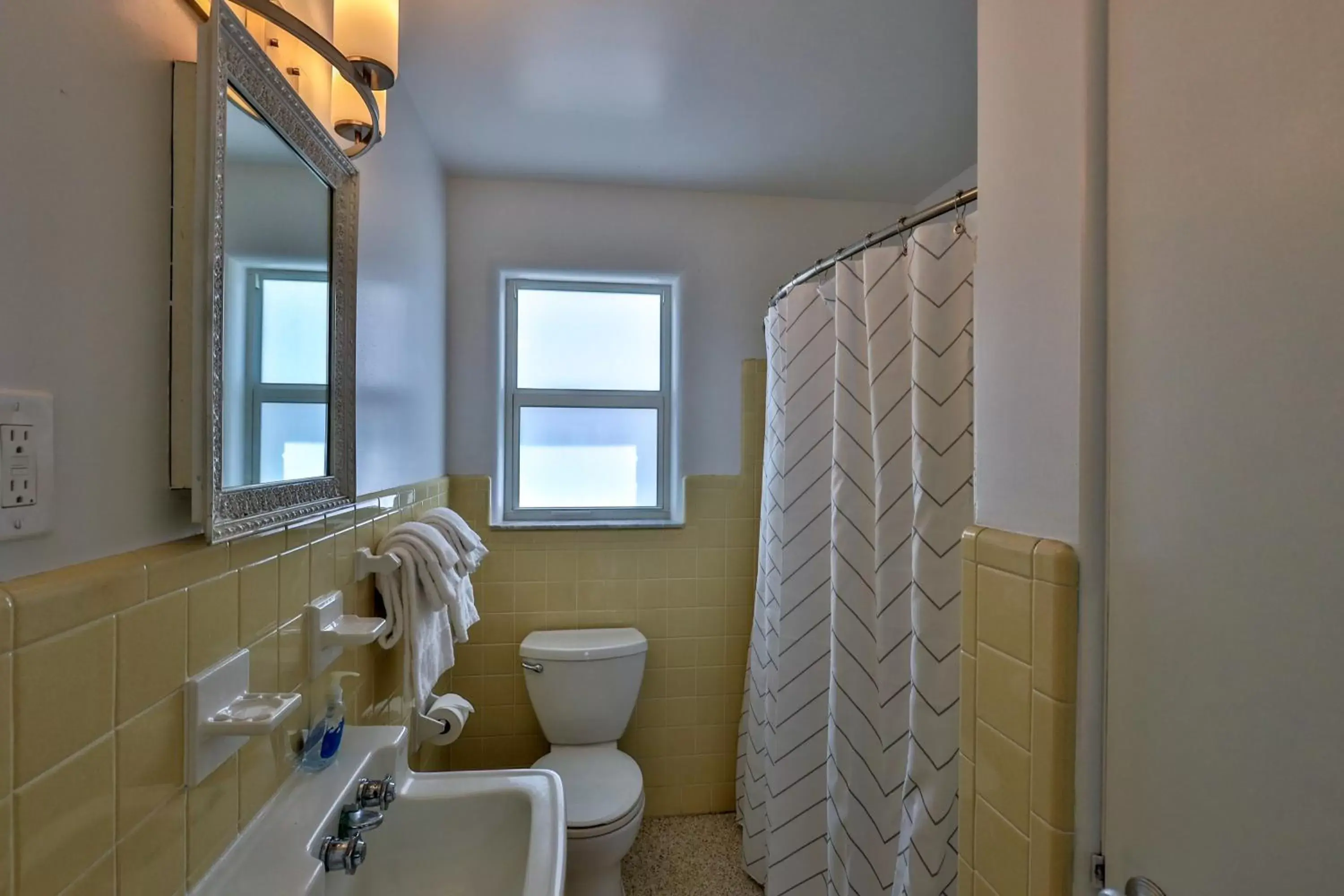 Bathroom in Ocean Eleven Suites