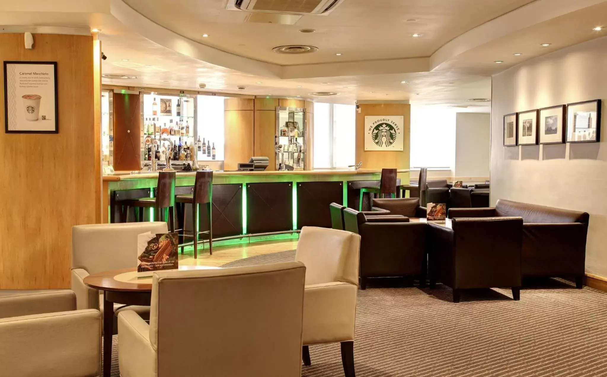Lounge or bar, Restaurant/Places to Eat in Holiday Inn London - Regent's Park, an IHG Hotel